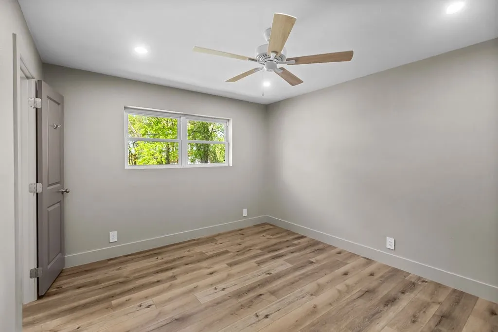 Single Family Residence For Sale in Grayson County , 95 Tate Circle, Sherman, Texas 75090, 3 Bedroom, 2 Bathroom, 2 Garage spaces, 1,433 Sqft, built in 1970, mls#21233342, Real Estate Agent in Sherman, Homes For Sale in Grayson county, Homes For Sale in Sherman, Realtor in Sherman Texas, Real Estate Brokerage Independent Realty Texas, Luminita Cordes Realtor