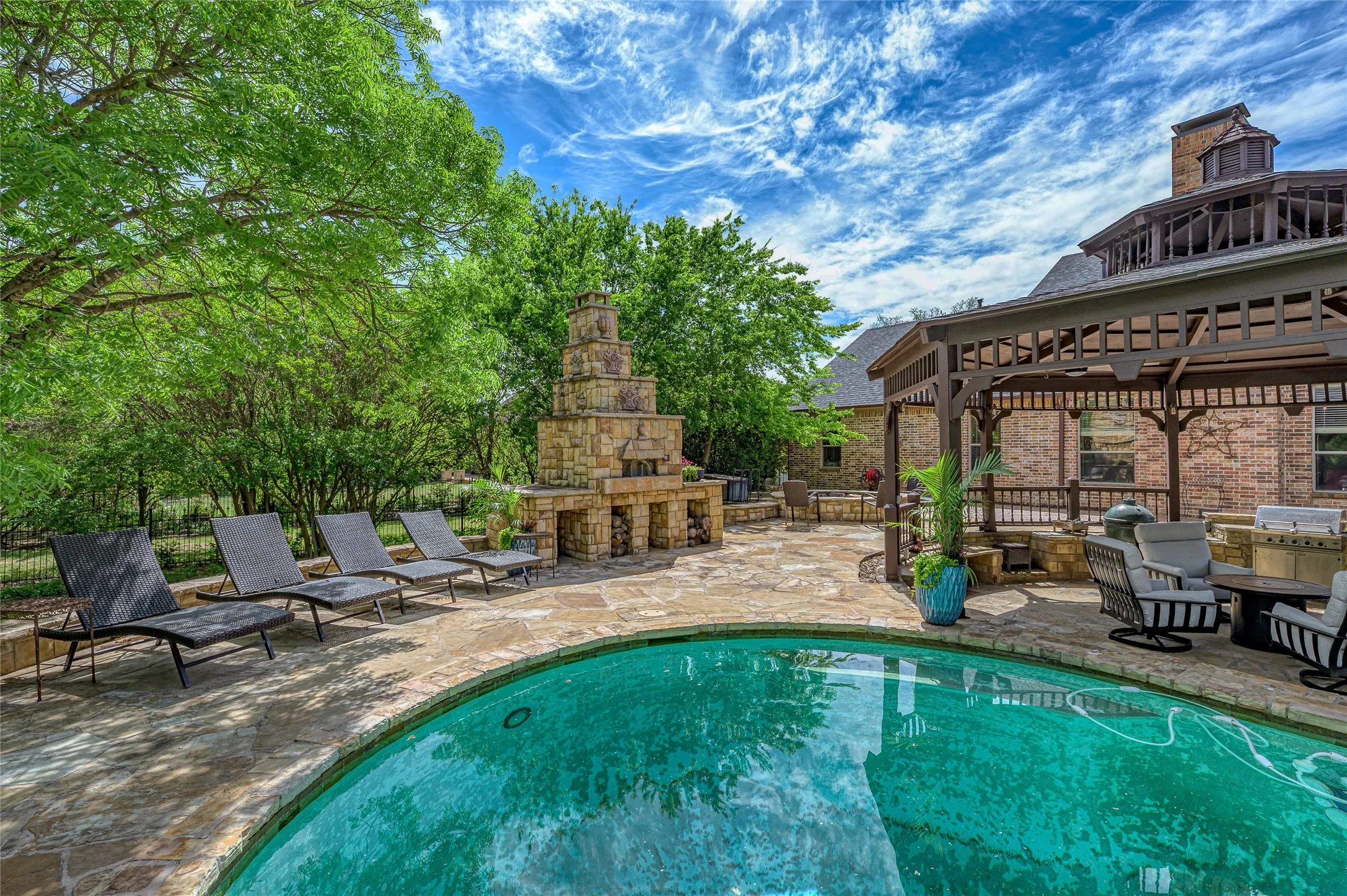 Single Family Residence For Sale in Collin County , 180 Horseshoe Bend, Fairview, Texas 75069, 5 Bedroom, 4 Bathroom, 4 Garage spaces, 5,440 Sqft, built in 2000, Preowned, Price $1,549,000, mls#21232772, Real Estate Agent in Fairview, Homes For Sale in Collin county, Homes For Sale in Fairview, Realtor in Fairview Texas, Real Estate Brokerage Independent Realty Texas, Luminita Cordes Realtor