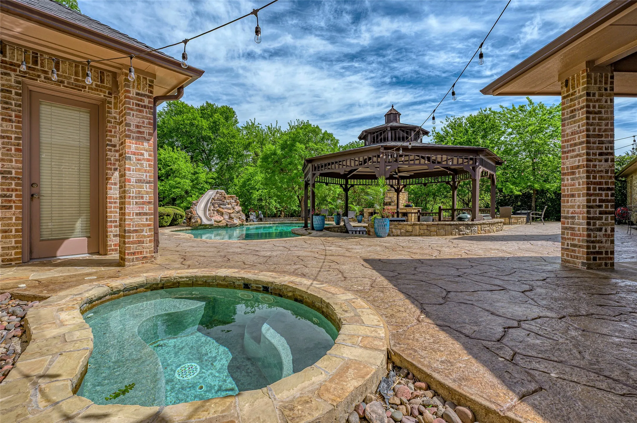 Single Family Residence For Sale in Collin County , 180 Horseshoe Bend, Fairview, Texas 75069, 5 Bedroom, 4 Bathroom, 4 Garage spaces, 5,440 Sqft, built in 2000, Preowned, Price $1,549,000, mls#21232772, Real Estate Agent in Fairview, Homes For Sale in Collin county, Homes For Sale in Fairview, Realtor in Fairview Texas, Real Estate Brokerage Independent Realty Texas, Luminita Cordes Realtor
