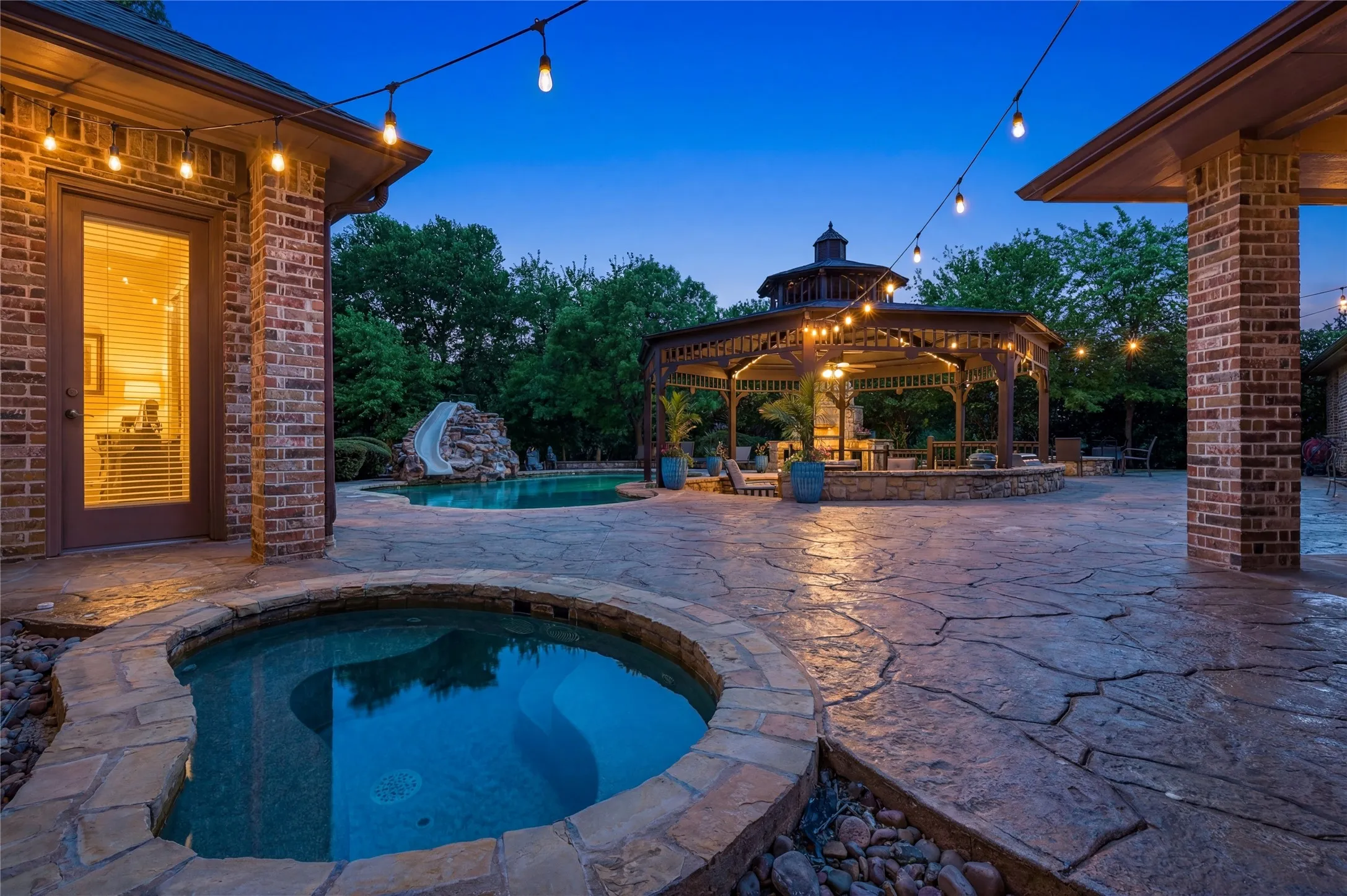 Single Family Residence For Sale in Collin County , 180 Horseshoe Bend, Fairview, Texas 75069, 5 Bedroom, 4 Bathroom, 4 Garage spaces, 5,440 Sqft, built in 2000, Preowned, Price $1,549,000, mls#21232772, Real Estate Agent in Fairview, Homes For Sale in Collin county, Homes For Sale in Fairview, Realtor in Fairview Texas, Real Estate Brokerage Independent Realty Texas, Luminita Cordes Realtor