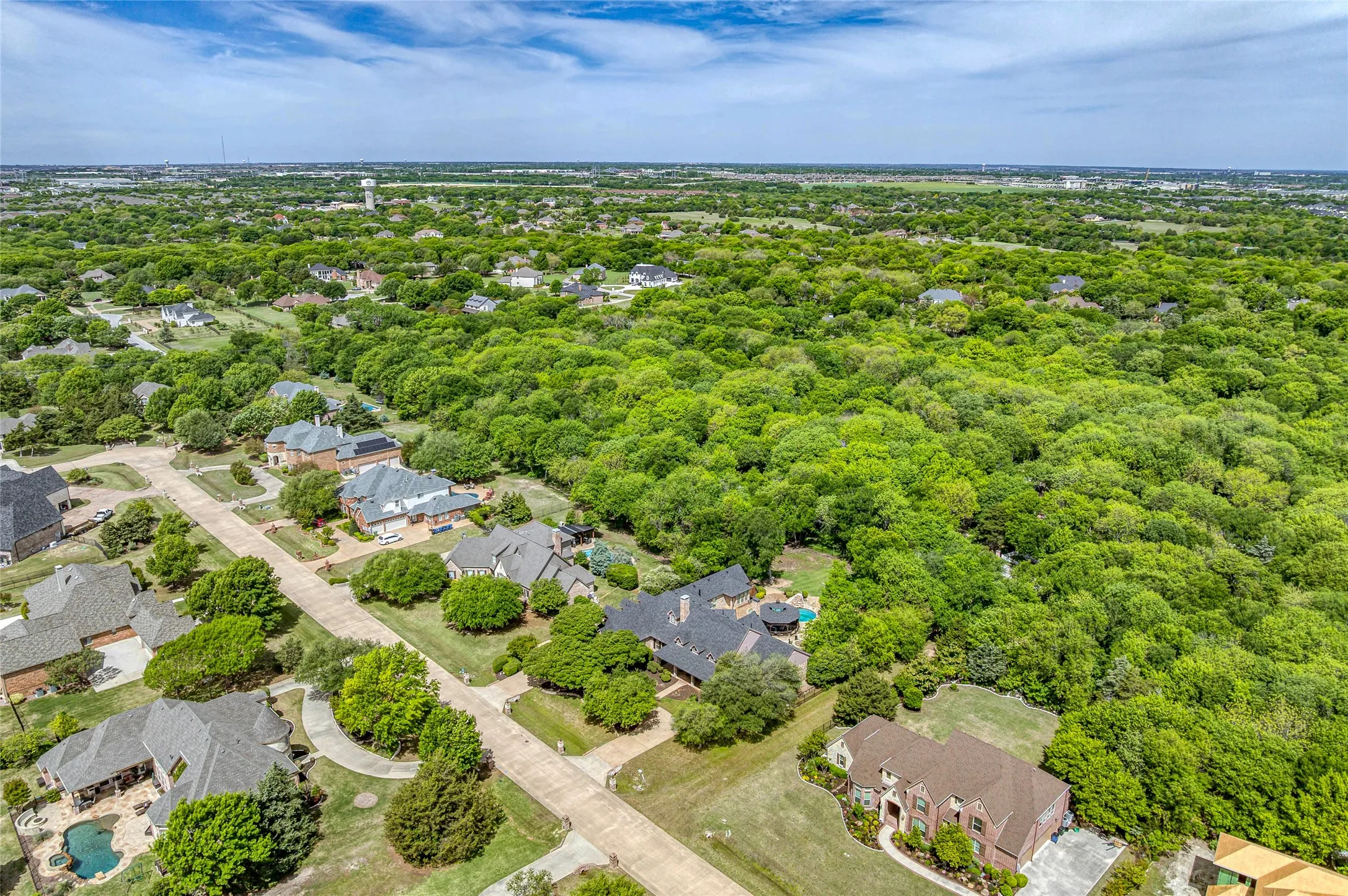 Single Family Residence For Sale in Collin County , 180 Horseshoe Bend, Fairview, Texas 75069, 5 Bedroom, 4 Bathroom, 4 Garage spaces, 5,440 Sqft, built in 2000, Preowned, Price $1,549,000, mls#21232772, Real Estate Agent in Fairview, Homes For Sale in Collin county, Homes For Sale in Fairview, Realtor in Fairview Texas, Real Estate Brokerage Independent Realty Texas, Luminita Cordes Realtor