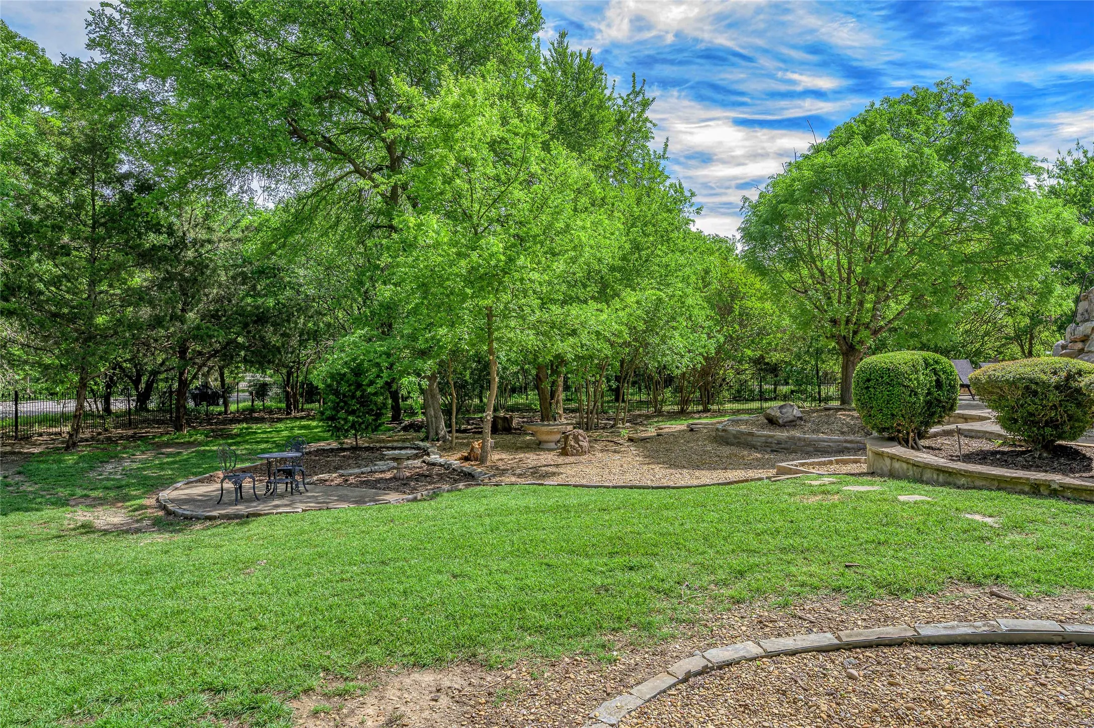 Single Family Residence For Sale in Collin County , 180 Horseshoe Bend, Fairview, Texas 75069, 5 Bedroom, 4 Bathroom, 4 Garage spaces, 5,440 Sqft, built in 2000, Preowned, Price $1,549,000, mls#21232772, Real Estate Agent in Fairview, Homes For Sale in Collin county, Homes For Sale in Fairview, Realtor in Fairview Texas, Real Estate Brokerage Independent Realty Texas, Luminita Cordes Realtor