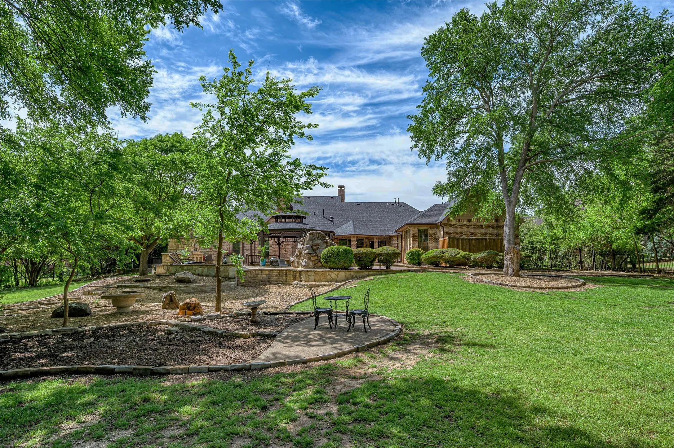 Single Family Residence For Sale in Collin County , 180 Horseshoe Bend, Fairview, Texas 75069, 5 Bedroom, 4 Bathroom, 4 Garage spaces, 5,440 Sqft, built in 2000, Preowned, Price $1,549,000, mls#21232772, Real Estate Agent in Fairview, Homes For Sale in Collin county, Homes For Sale in Fairview, Realtor in Fairview Texas, Real Estate Brokerage Independent Realty Texas, Luminita Cordes Realtor