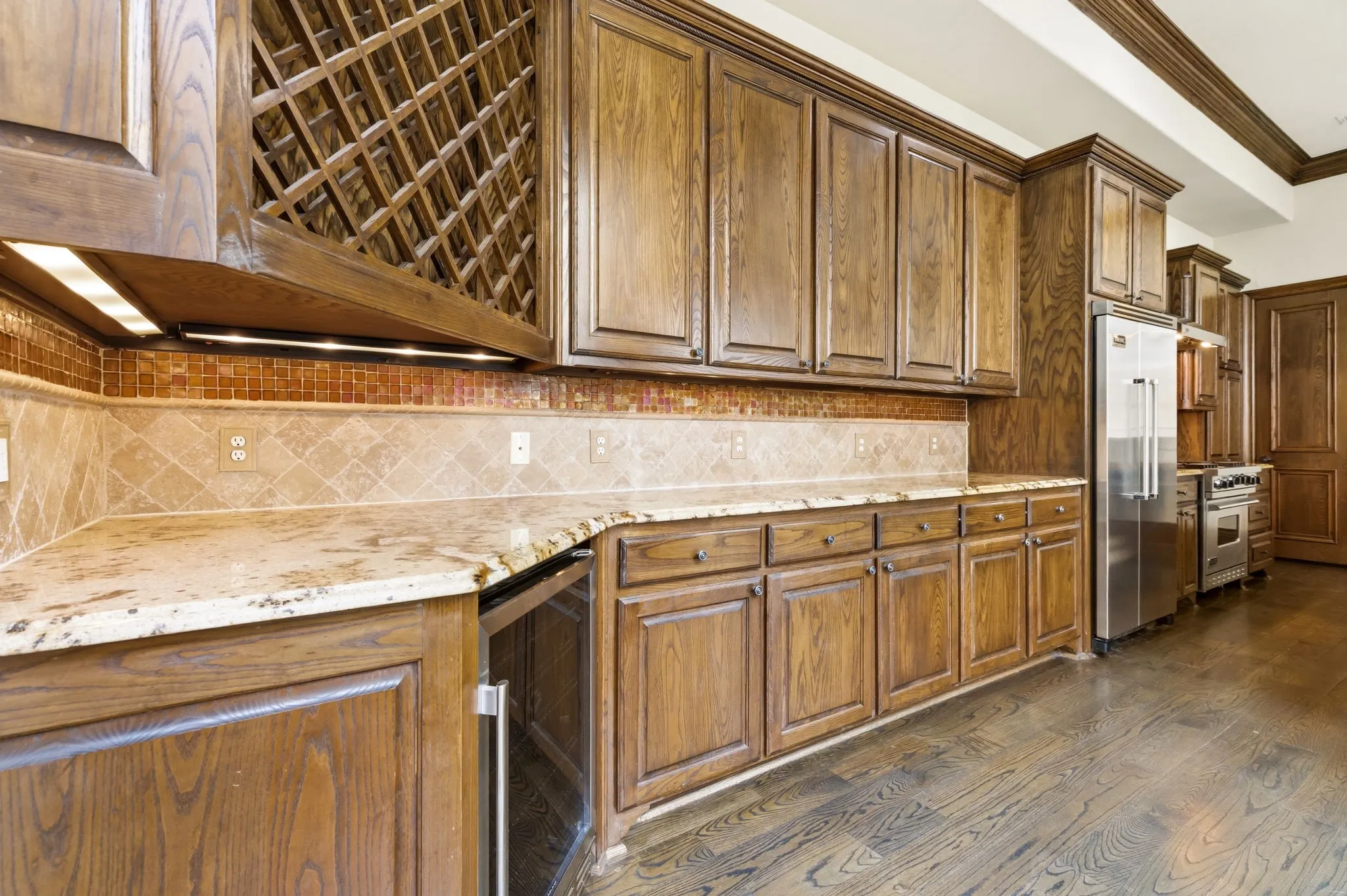 Single Family Residence For Sale in Dallas County , 4138 Prescott Avenue, Dallas, Texas 75219, 4 Bedroom, 5 Bathroom, 2 Garage spaces, 3,477 Sqft, built in 2006, Preowned, mls#21222037, Real Estate Agent in Dallas, Homes For Sale in Dallas county, Homes For Sale in Dallas, Realtor in Dallas Texas, Real Estate Brokerage Independent Realty Texas, Luminita Cordes Realtor