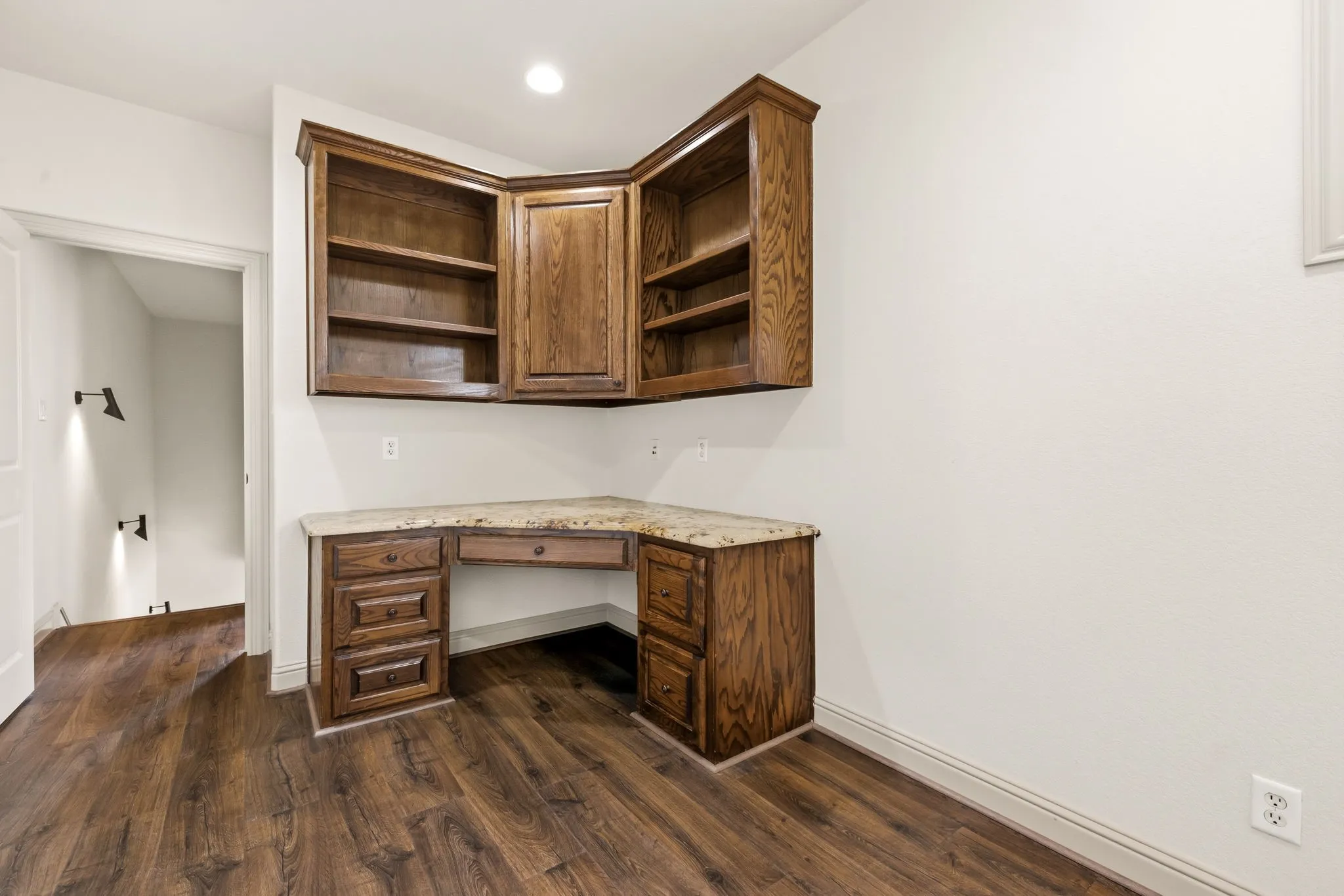Single Family Residence For Sale in Dallas County , 4138 Prescott Avenue, Dallas, Texas 75219, 4 Bedroom, 5 Bathroom, 2 Garage spaces, 3,477 Sqft, built in 2006, Preowned, mls#21222037, Real Estate Agent in Dallas, Homes For Sale in Dallas county, Homes For Sale in Dallas, Realtor in Dallas Texas, Real Estate Brokerage Independent Realty Texas, Luminita Cordes Realtor
