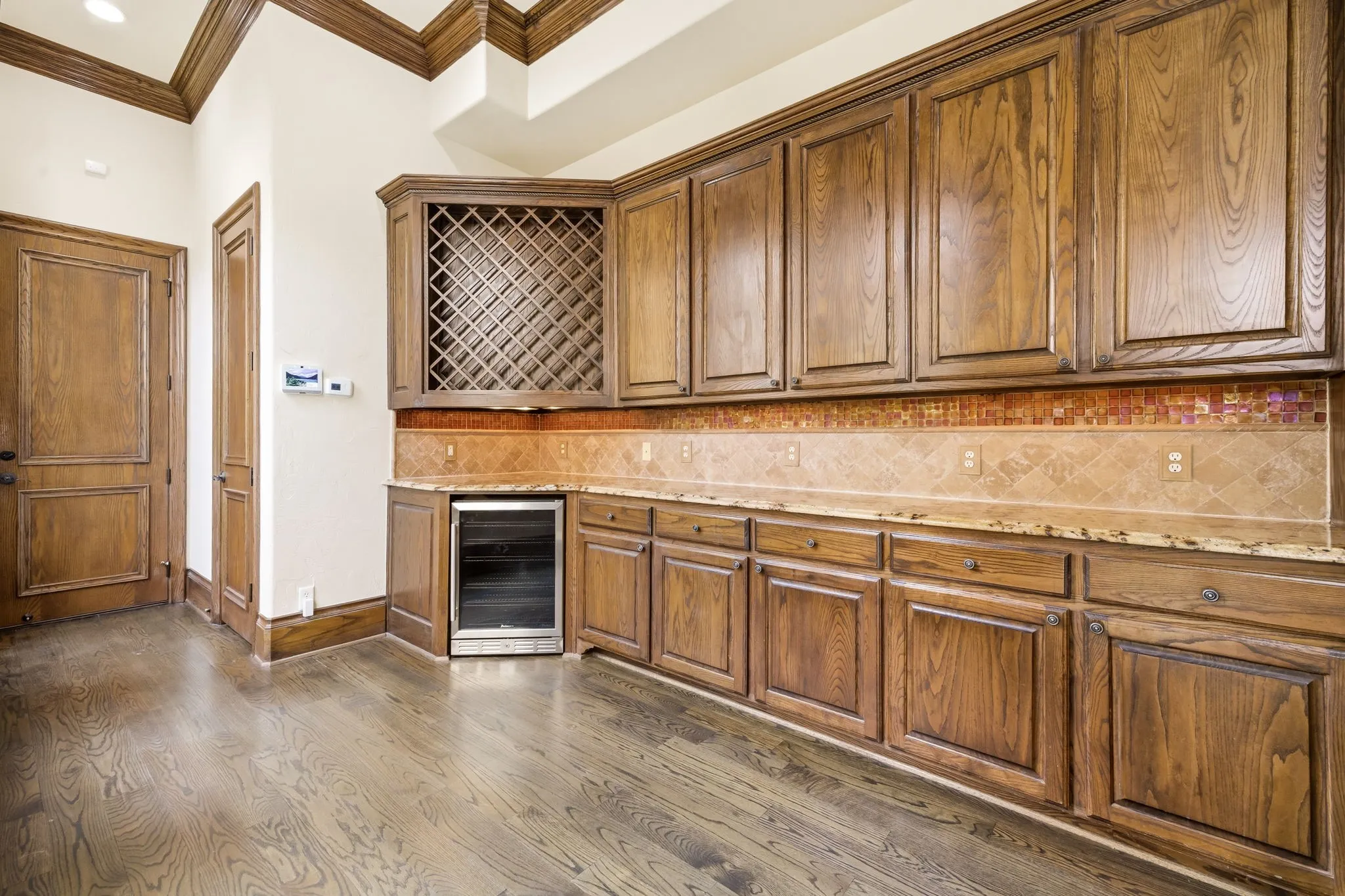 Single Family Residence For Sale in Dallas County , 4138 Prescott Avenue, Dallas, Texas 75219, 4 Bedroom, 5 Bathroom, 2 Garage spaces, 3,477 Sqft, built in 2006, Preowned, mls#21222037, Real Estate Agent in Dallas, Homes For Sale in Dallas county, Homes For Sale in Dallas, Realtor in Dallas Texas, Real Estate Brokerage Independent Realty Texas, Luminita Cordes Realtor
