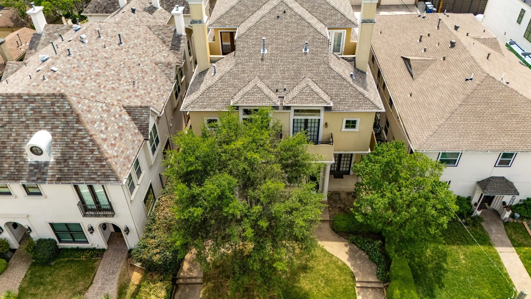 Single Family Residence For Sale in Dallas County , 4138 Prescott Avenue, Dallas, Texas 75219, 4 Bedroom, 5 Bathroom, 2 Garage spaces, 3,477 Sqft, built in 2006, Preowned, mls#21222037, Real Estate Agent in Dallas, Homes For Sale in Dallas county, Homes For Sale in Dallas, Realtor in Dallas Texas, Real Estate Brokerage Independent Realty Texas, Luminita Cordes Realtor