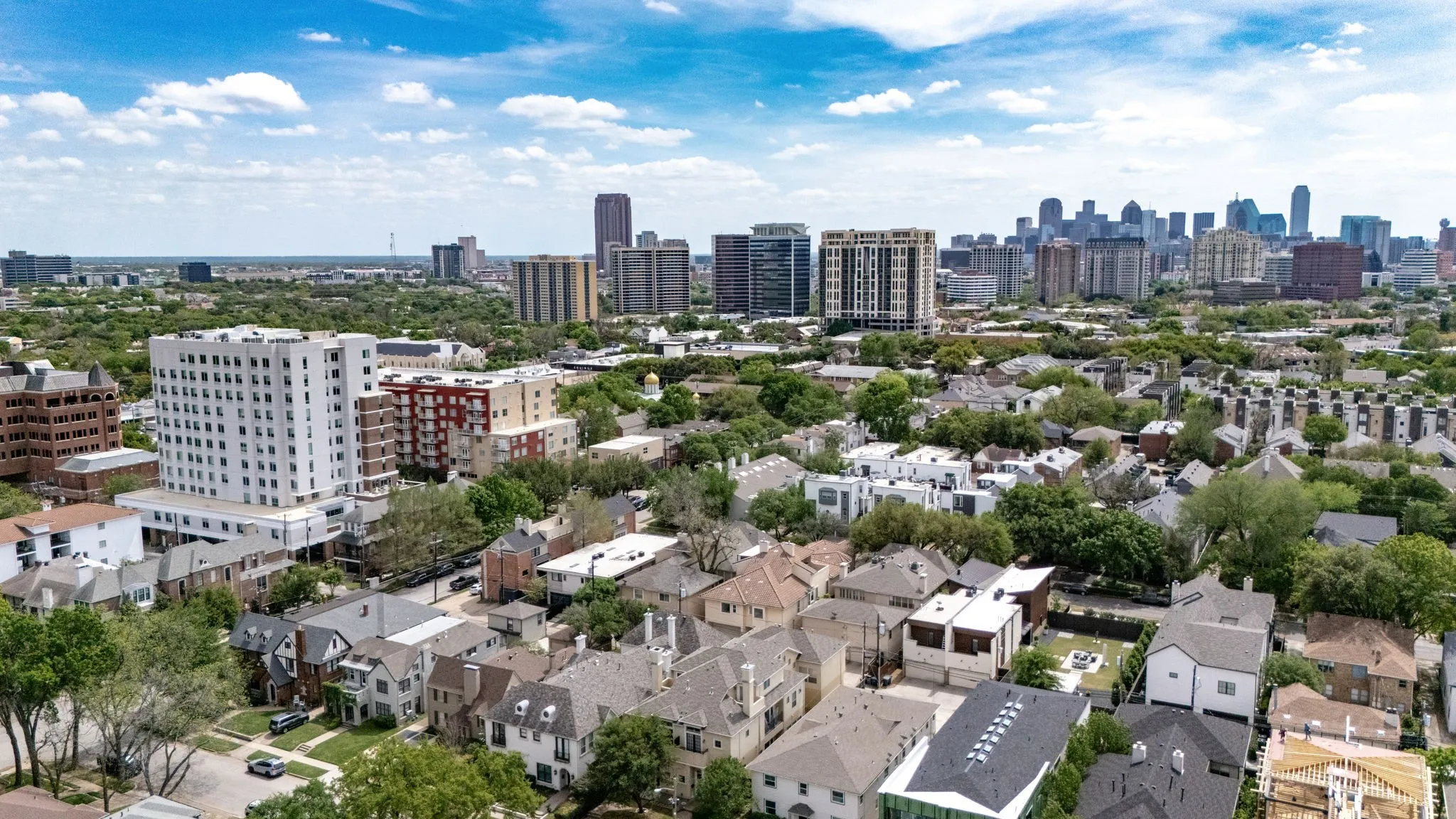 Single Family Residence For Sale in Dallas County , 4138 Prescott Avenue, Dallas, Texas 75219, 4 Bedroom, 5 Bathroom, 2 Garage spaces, 3,477 Sqft, built in 2006, Preowned, mls#21222037, Real Estate Agent in Dallas, Homes For Sale in Dallas county, Homes For Sale in Dallas, Realtor in Dallas Texas, Real Estate Brokerage Independent Realty Texas, Luminita Cordes Realtor