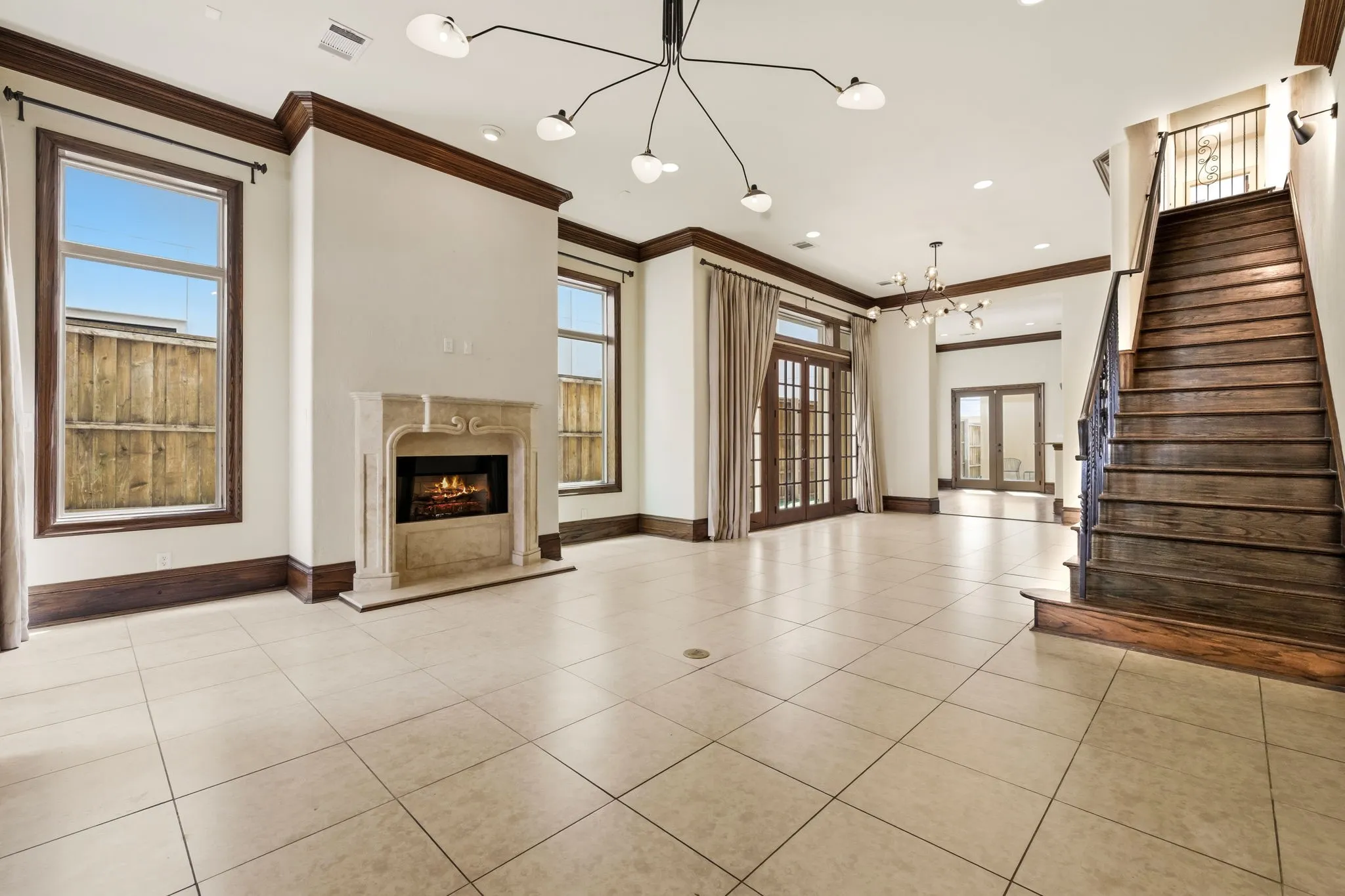 Single Family Residence For Sale in Dallas County , 4138 Prescott Avenue, Dallas, Texas 75219, 4 Bedroom, 5 Bathroom, 2 Garage spaces, 3,477 Sqft, built in 2006, Preowned, mls#21222037, Real Estate Agent in Dallas, Homes For Sale in Dallas county, Homes For Sale in Dallas, Realtor in Dallas Texas, Real Estate Brokerage Independent Realty Texas, Luminita Cordes Realtor