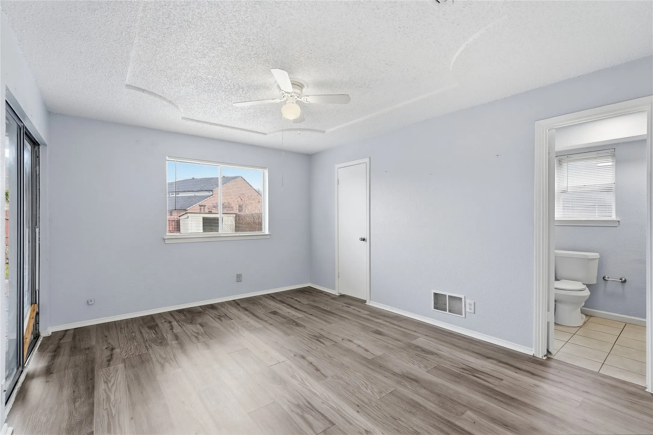 Single Family Residence For Rent in Dallas County , 5209 Daytona Drive, Garland, Texas 75043, 4 Bedroom, 2 Bathroom, Garage spaces, 2,238 Sqft, built in 1972, Preowned, mls#21235784, Real Estate Agent in Garland, Homes For Rent in Dallas county, Homes For Rent in Garland, Realtor in Garland Texas, Real Estate Brokerage Independent Realty Texas, Luminita Cordes Realtor