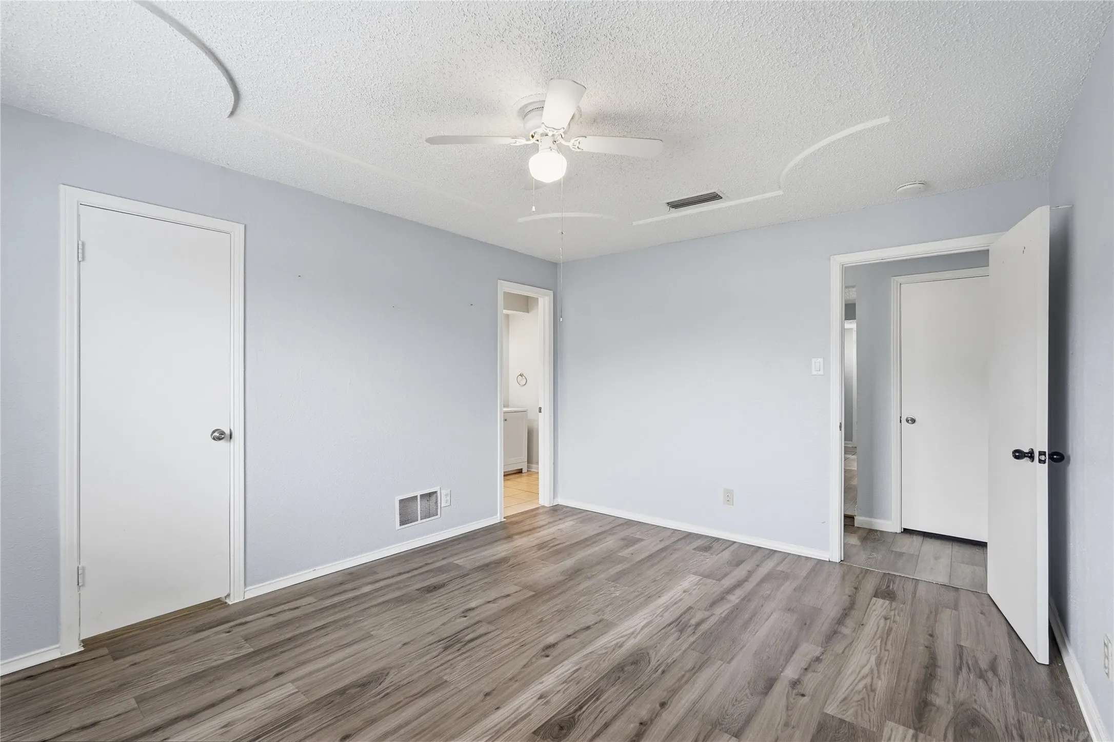 Single Family Residence For Rent in Dallas County , 5209 Daytona Drive, Garland, Texas 75043, 4 Bedroom, 2 Bathroom, Garage spaces, 2,238 Sqft, built in 1972, Preowned, mls#21235784, Real Estate Agent in Garland, Homes For Rent in Dallas county, Homes For Rent in Garland, Realtor in Garland Texas, Real Estate Brokerage Independent Realty Texas, Luminita Cordes Realtor