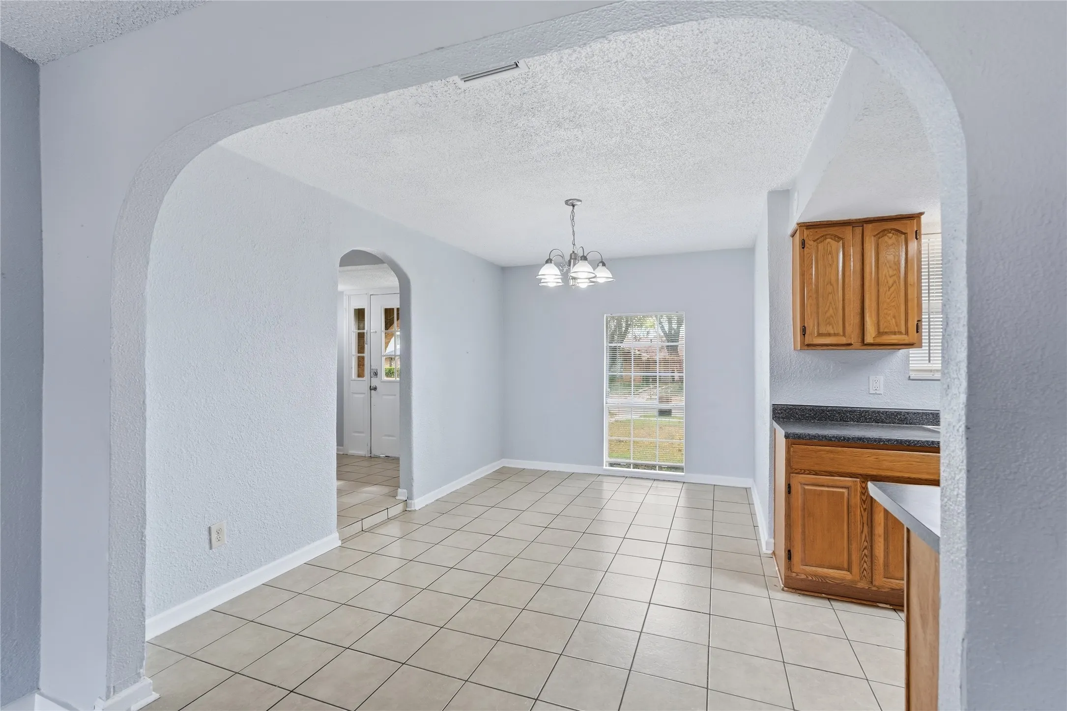 Single Family Residence For Rent in Dallas County , 5209 Daytona Drive, Garland, Texas 75043, 4 Bedroom, 2 Bathroom, Garage spaces, 2,238 Sqft, built in 1972, Preowned, mls#21235784, Real Estate Agent in Garland, Homes For Rent in Dallas county, Homes For Rent in Garland, Realtor in Garland Texas, Real Estate Brokerage Independent Realty Texas, Luminita Cordes Realtor