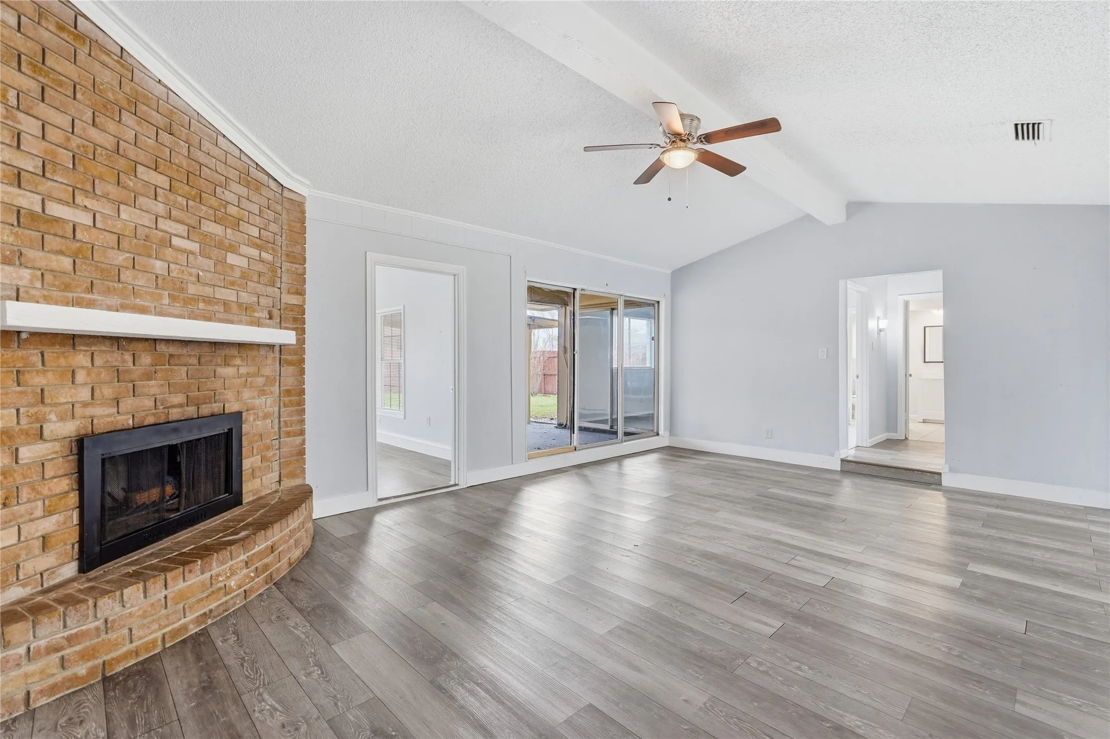 Single Family Residence For Rent in Dallas County , 5209 Daytona Drive, Garland, Texas 75043, 4 Bedroom, 2 Bathroom, Garage spaces, 2,238 Sqft, built in 1972, Preowned, mls#21235784, Real Estate Agent in Garland, Homes For Rent in Dallas county, Homes For Rent in Garland, Realtor in Garland Texas, Real Estate Brokerage Independent Realty Texas, Luminita Cordes Realtor