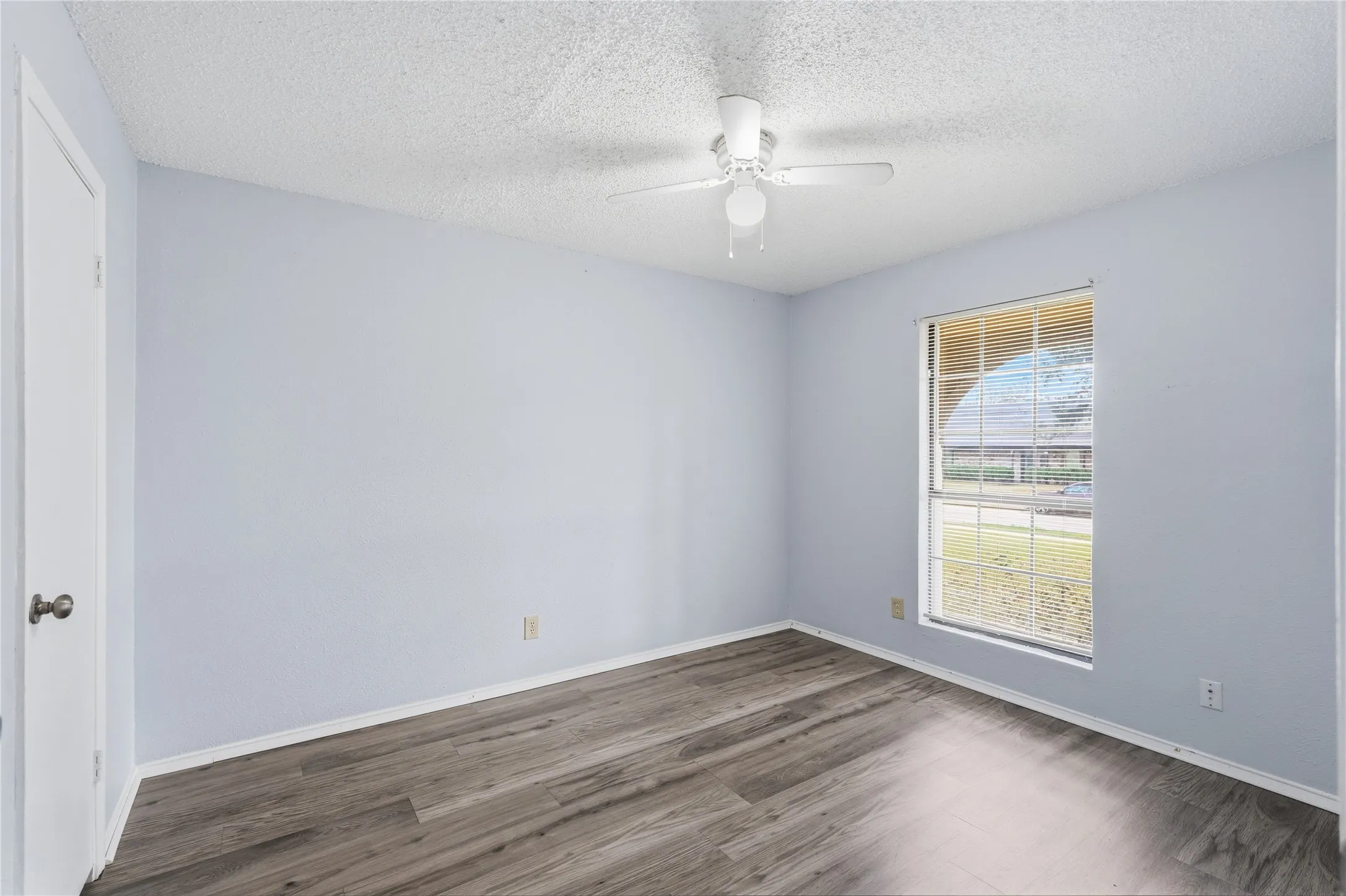Single Family Residence For Rent in Dallas County , 5209 Daytona Drive, Garland, Texas 75043, 4 Bedroom, 2 Bathroom, Garage spaces, 2,238 Sqft, built in 1972, Preowned, mls#21235784, Real Estate Agent in Garland, Homes For Rent in Dallas county, Homes For Rent in Garland, Realtor in Garland Texas, Real Estate Brokerage Independent Realty Texas, Luminita Cordes Realtor