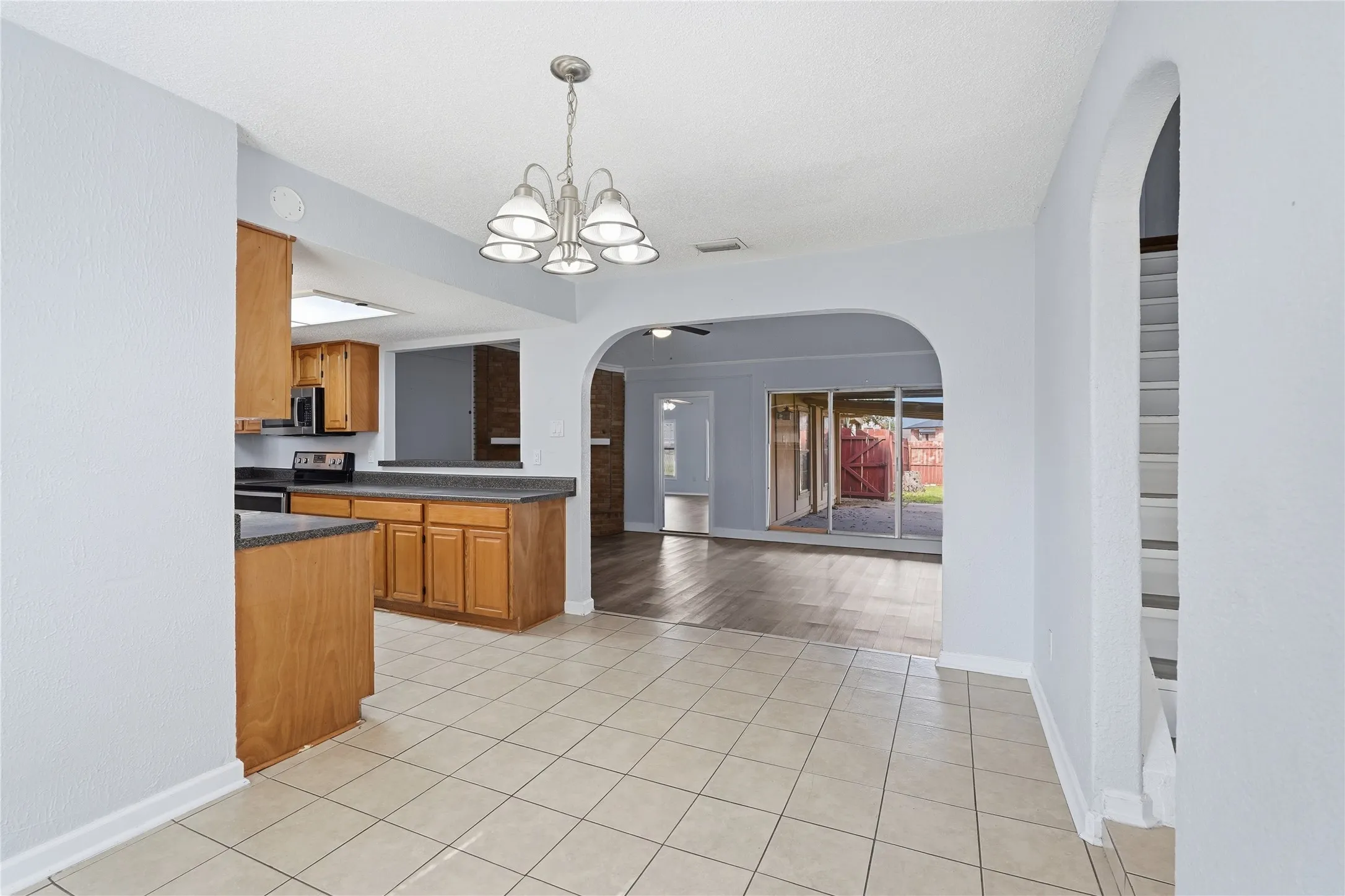 Single Family Residence For Rent in Dallas County , 5209 Daytona Drive, Garland, Texas 75043, 4 Bedroom, 2 Bathroom, Garage spaces, 2,238 Sqft, built in 1972, Preowned, mls#21235784, Real Estate Agent in Garland, Homes For Rent in Dallas county, Homes For Rent in Garland, Realtor in Garland Texas, Real Estate Brokerage Independent Realty Texas, Luminita Cordes Realtor