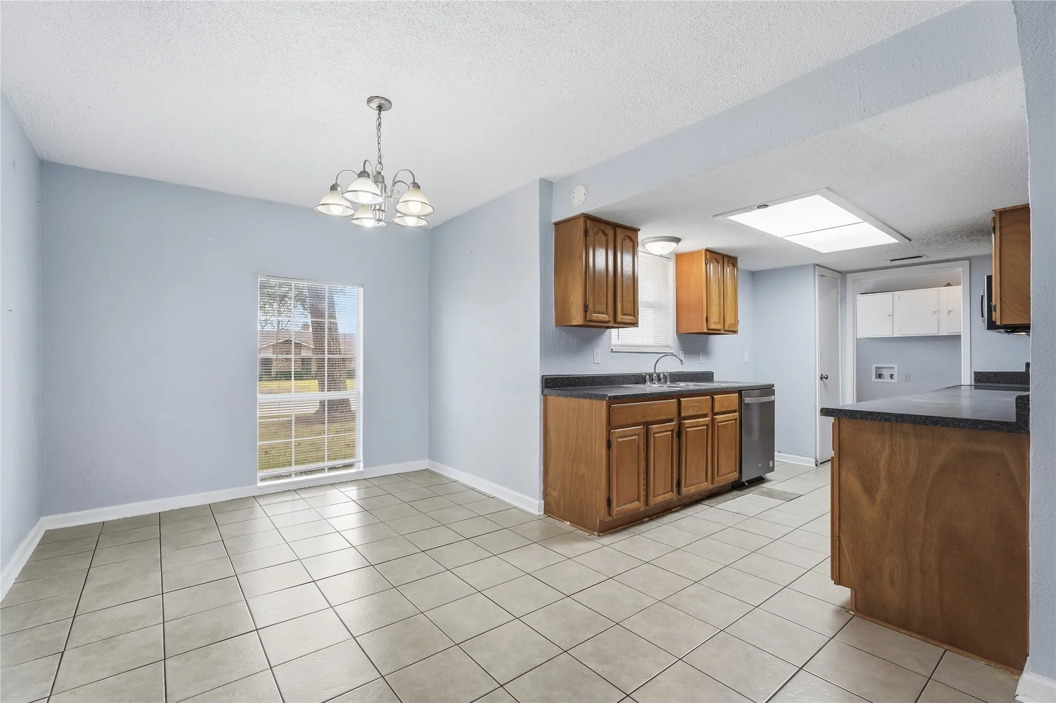 Single Family Residence For Rent in Dallas County , 5209 Daytona Drive, Garland, Texas 75043, 4 Bedroom, 2 Bathroom, Garage spaces, 2,238 Sqft, built in 1972, Preowned, mls#21235784, Real Estate Agent in Garland, Homes For Rent in Dallas county, Homes For Rent in Garland, Realtor in Garland Texas, Real Estate Brokerage Independent Realty Texas, Luminita Cordes Realtor