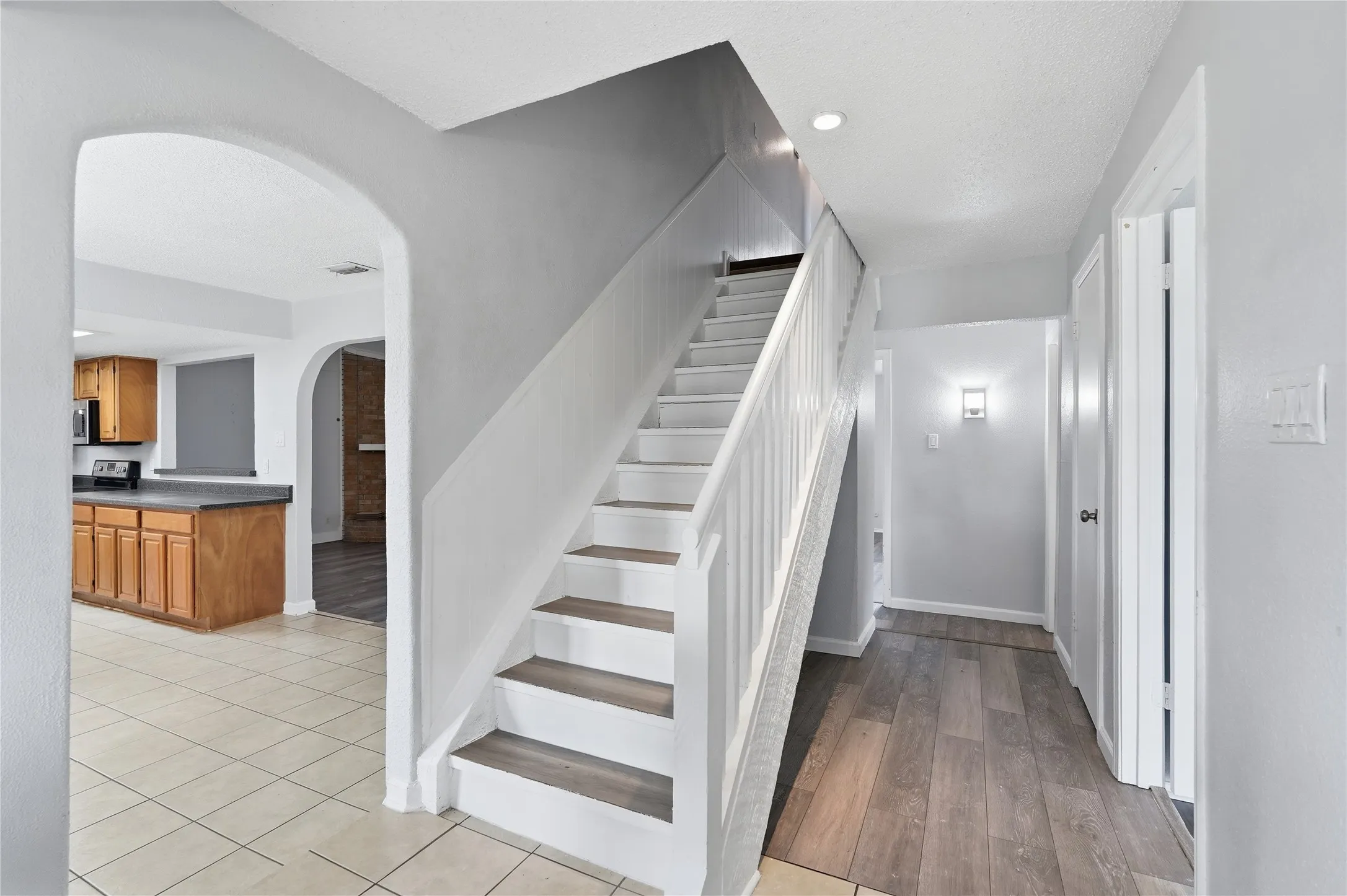 Single Family Residence For Rent in Dallas County , 5209 Daytona Drive, Garland, Texas 75043, 4 Bedroom, 2 Bathroom, Garage spaces, 2,238 Sqft, built in 1972, Preowned, mls#21235784, Real Estate Agent in Garland, Homes For Rent in Dallas county, Homes For Rent in Garland, Realtor in Garland Texas, Real Estate Brokerage Independent Realty Texas, Luminita Cordes Realtor