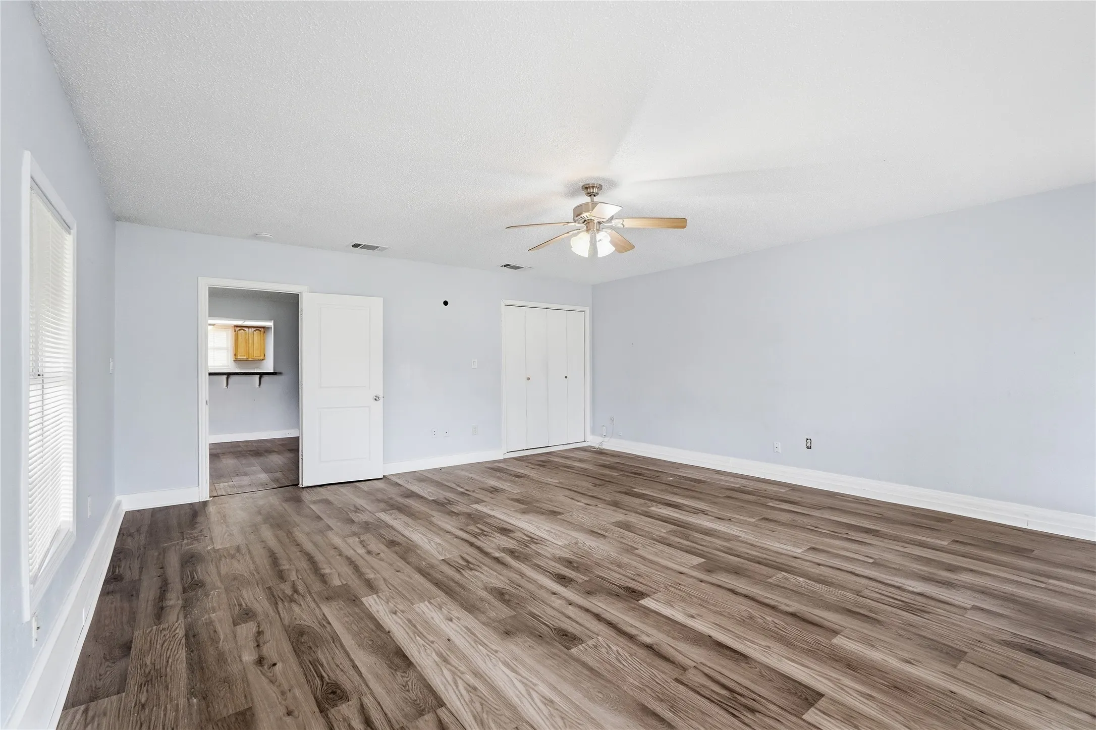 Single Family Residence For Rent in Dallas County , 5209 Daytona Drive, Garland, Texas 75043, 4 Bedroom, 2 Bathroom, Garage spaces, 2,238 Sqft, built in 1972, Preowned, mls#21235784, Real Estate Agent in Garland, Homes For Rent in Dallas county, Homes For Rent in Garland, Realtor in Garland Texas, Real Estate Brokerage Independent Realty Texas, Luminita Cordes Realtor