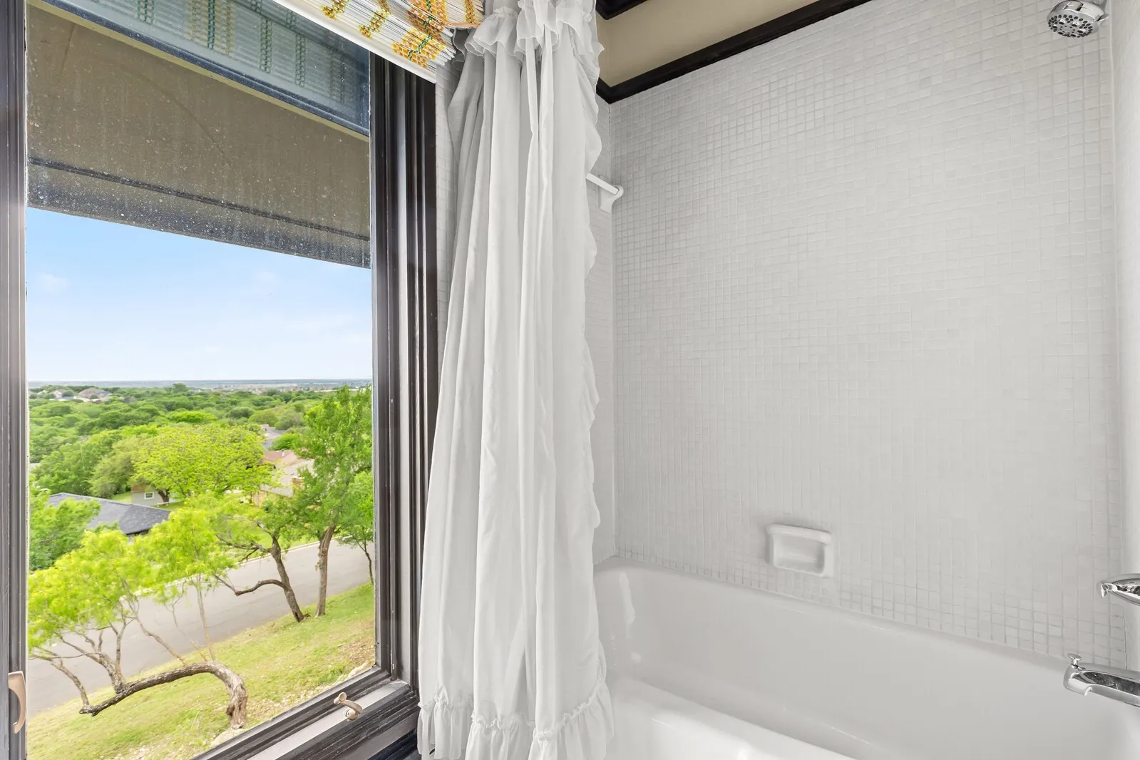 Single Family Residence For Sale in Mc Lennan County , 1188 Windwood Lane, Woodway, Texas 76712, 3 Bedroom, 3 Bathroom, 2 Garage spaces, 4,517 Sqft, built in 1969, mls#21232067, Real Estate Agent in Woodway, Homes For Sale in Mc Lennan county, Homes For Sale in Woodway, Realtor in Woodway Texas, Real Estate Brokerage Independent Realty Texas, Luminita Cordes Realtor