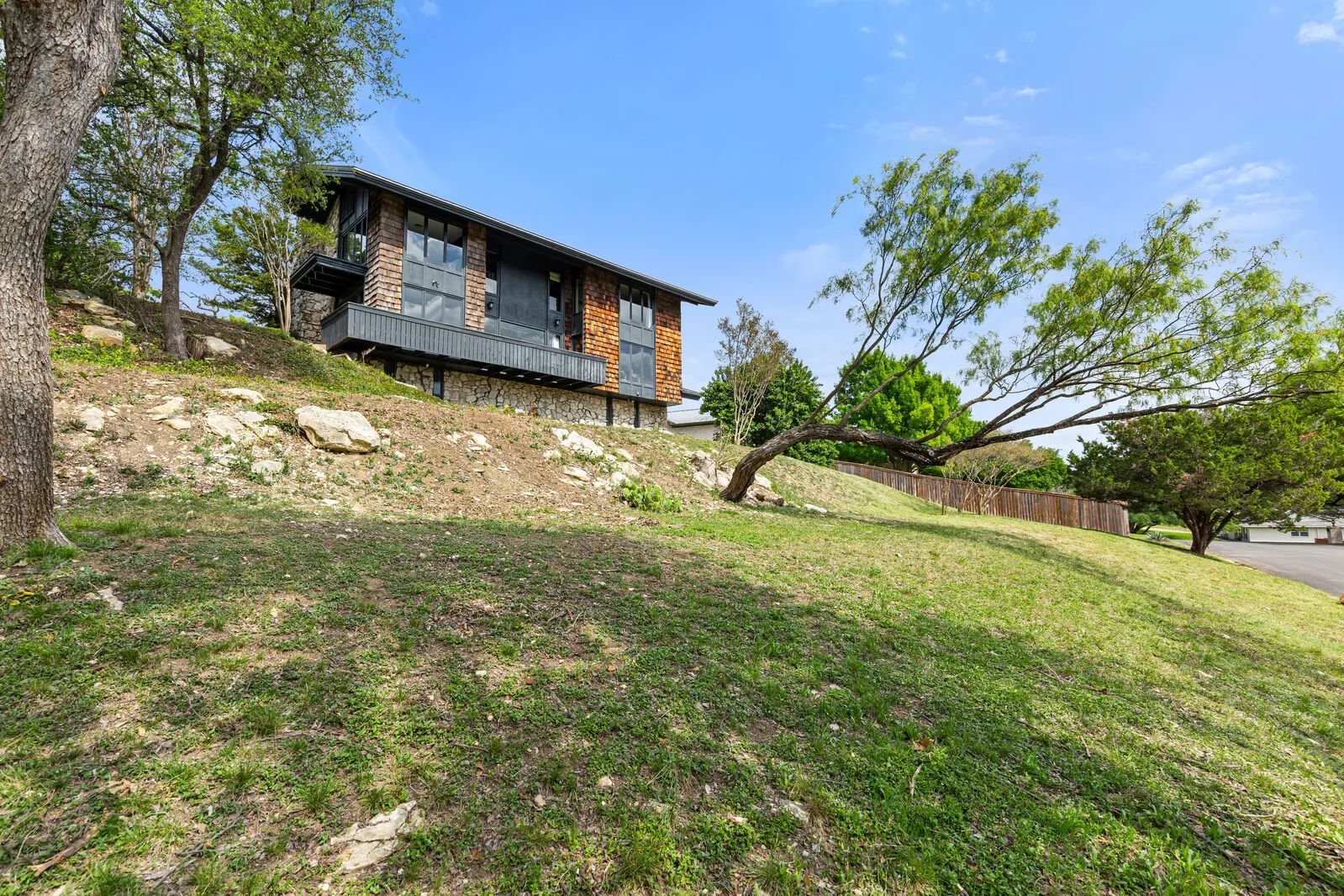 Single Family Residence For Sale in Mc Lennan County , 1188 Windwood Lane, Woodway, Texas 76712, 3 Bedroom, 3 Bathroom, 2 Garage spaces, 4,517 Sqft, built in 1969, mls#21232067, Real Estate Agent in Woodway, Homes For Sale in Mc Lennan county, Homes For Sale in Woodway, Realtor in Woodway Texas, Real Estate Brokerage Independent Realty Texas, Luminita Cordes Realtor