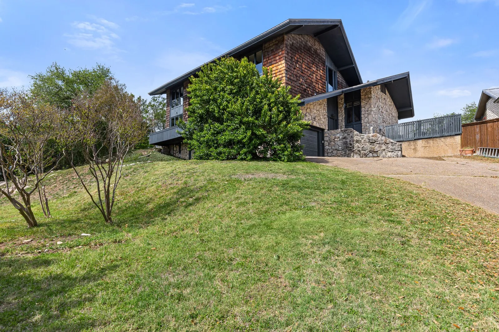 Single Family Residence For Sale in Mc Lennan County , 1188 Windwood Lane, Woodway, Texas 76712, 3 Bedroom, 3 Bathroom, 2 Garage spaces, 4,517 Sqft, built in 1969, mls#21232067, Real Estate Agent in Woodway, Homes For Sale in Mc Lennan county, Homes For Sale in Woodway, Realtor in Woodway Texas, Real Estate Brokerage Independent Realty Texas, Luminita Cordes Realtor