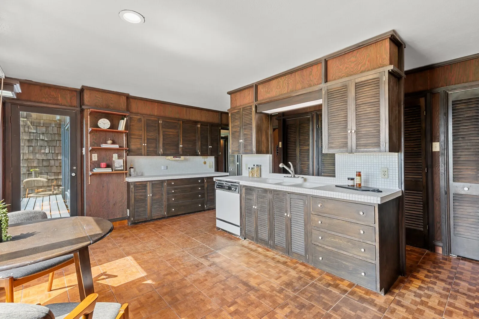 Single Family Residence For Sale in Mc Lennan County , 1188 Windwood Lane, Woodway, Texas 76712, 3 Bedroom, 3 Bathroom, 2 Garage spaces, 4,517 Sqft, built in 1969, mls#21232067, Real Estate Agent in Woodway, Homes For Sale in Mc Lennan county, Homes For Sale in Woodway, Realtor in Woodway Texas, Real Estate Brokerage Independent Realty Texas, Luminita Cordes Realtor