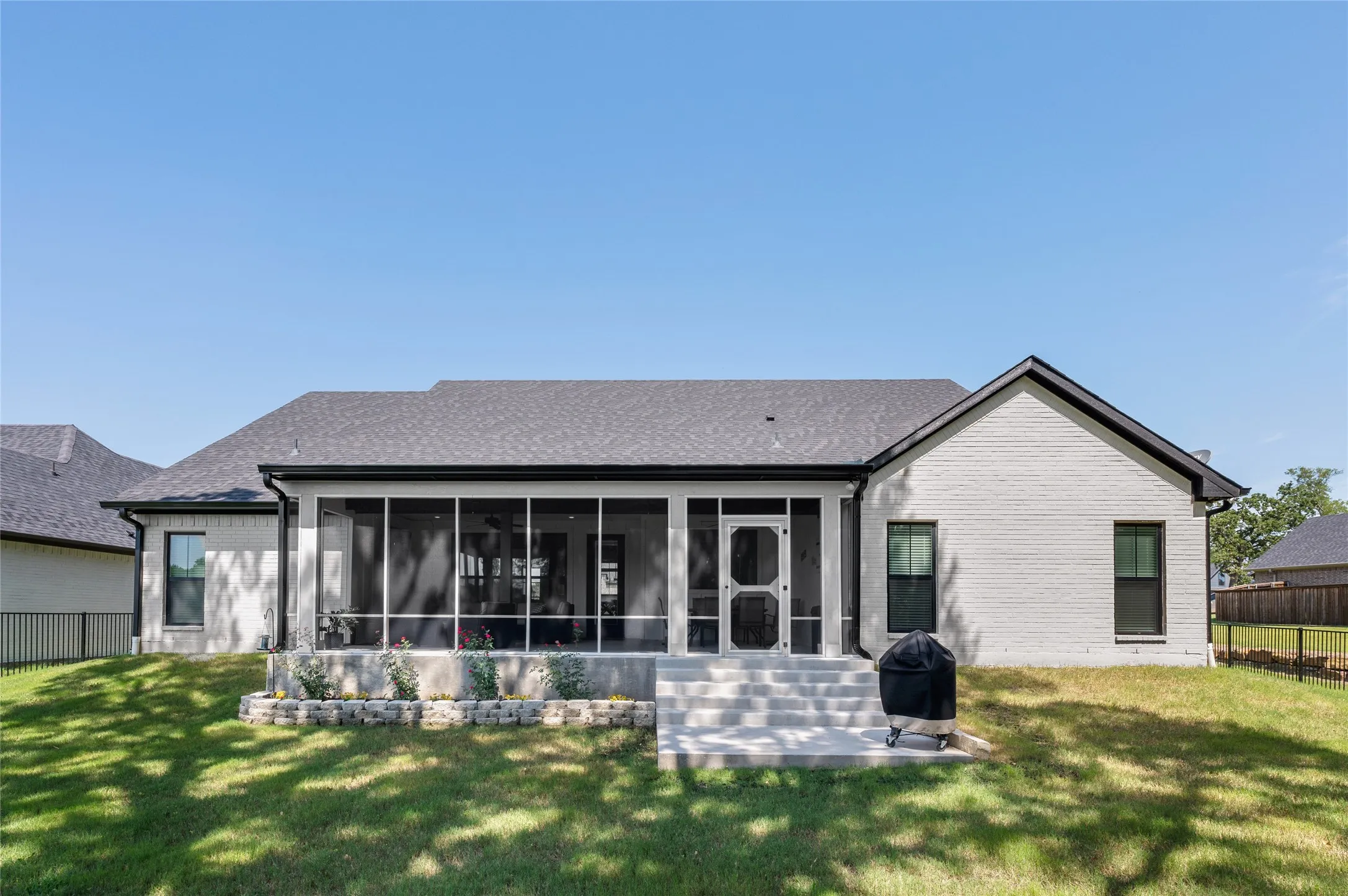 Single Family Residence For Sale in Grayson County , 160 Bent Oak Drive, Pottsboro, Texas 75076, 4 Bedroom, 4 Bathroom, 2 Garage spaces, 2,639 Sqft, built in 2023, Preowned, mls#21235888, Real Estate Agent in Pottsboro, Homes For Sale in Grayson county, Homes For Sale in Pottsboro, Realtor in Pottsboro Texas, Real Estate Brokerage Independent Realty Texas, Luminita Cordes Realtor