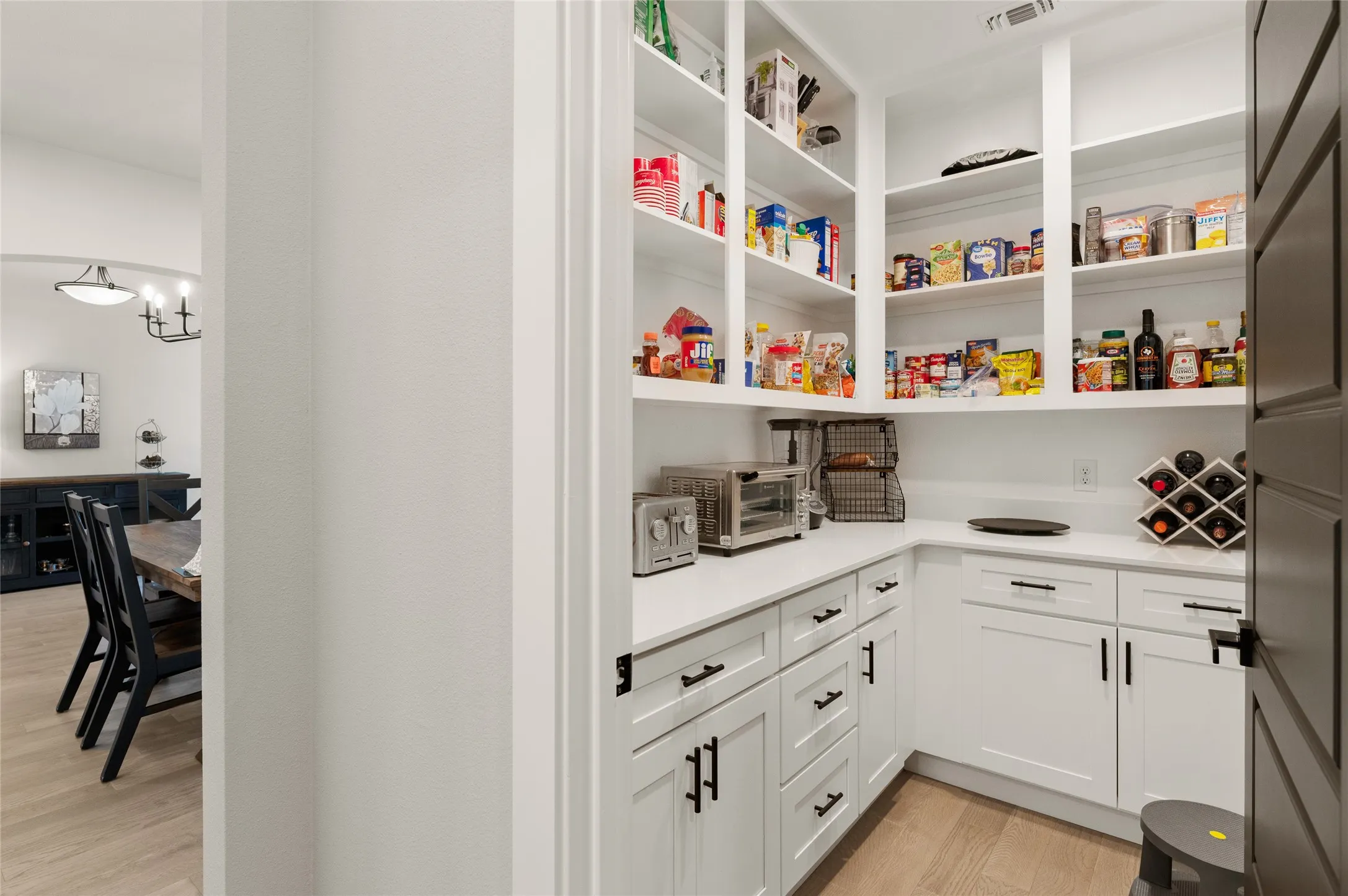 Single Family Residence For Sale in Grayson County , 160 Bent Oak Drive, Pottsboro, Texas 75076, 4 Bedroom, 4 Bathroom, 2 Garage spaces, 2,639 Sqft, built in 2023, Preowned, mls#21235888, Real Estate Agent in Pottsboro, Homes For Sale in Grayson county, Homes For Sale in Pottsboro, Realtor in Pottsboro Texas, Real Estate Brokerage Independent Realty Texas, Luminita Cordes Realtor
