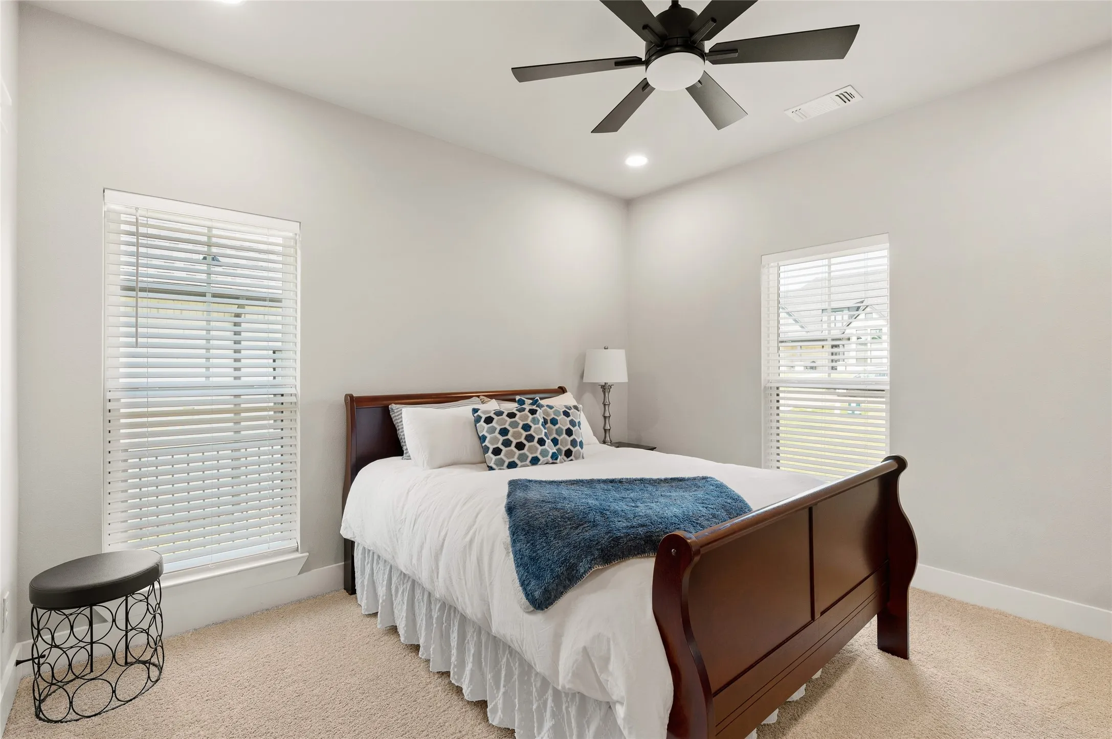 Single Family Residence For Sale in Grayson County , 160 Bent Oak Drive, Pottsboro, Texas 75076, 4 Bedroom, 4 Bathroom, 2 Garage spaces, 2,639 Sqft, built in 2023, Preowned, mls#21235888, Real Estate Agent in Pottsboro, Homes For Sale in Grayson county, Homes For Sale in Pottsboro, Realtor in Pottsboro Texas, Real Estate Brokerage Independent Realty Texas, Luminita Cordes Realtor