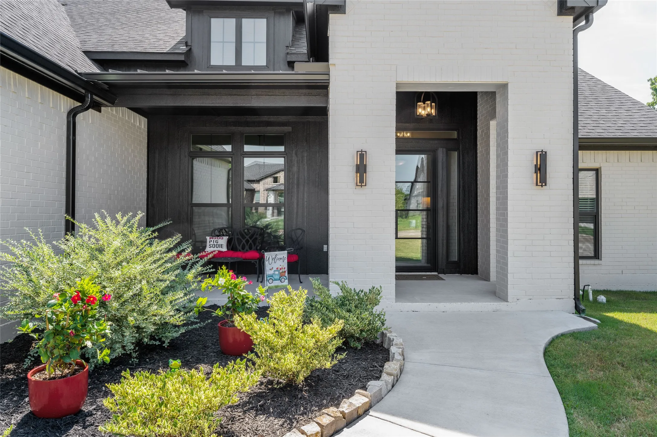 Single Family Residence For Sale in Grayson County , 160 Bent Oak Drive, Pottsboro, Texas 75076, 4 Bedroom, 4 Bathroom, 2 Garage spaces, 2,639 Sqft, built in 2023, Preowned, mls#21235888, Real Estate Agent in Pottsboro, Homes For Sale in Grayson county, Homes For Sale in Pottsboro, Realtor in Pottsboro Texas, Real Estate Brokerage Independent Realty Texas, Luminita Cordes Realtor