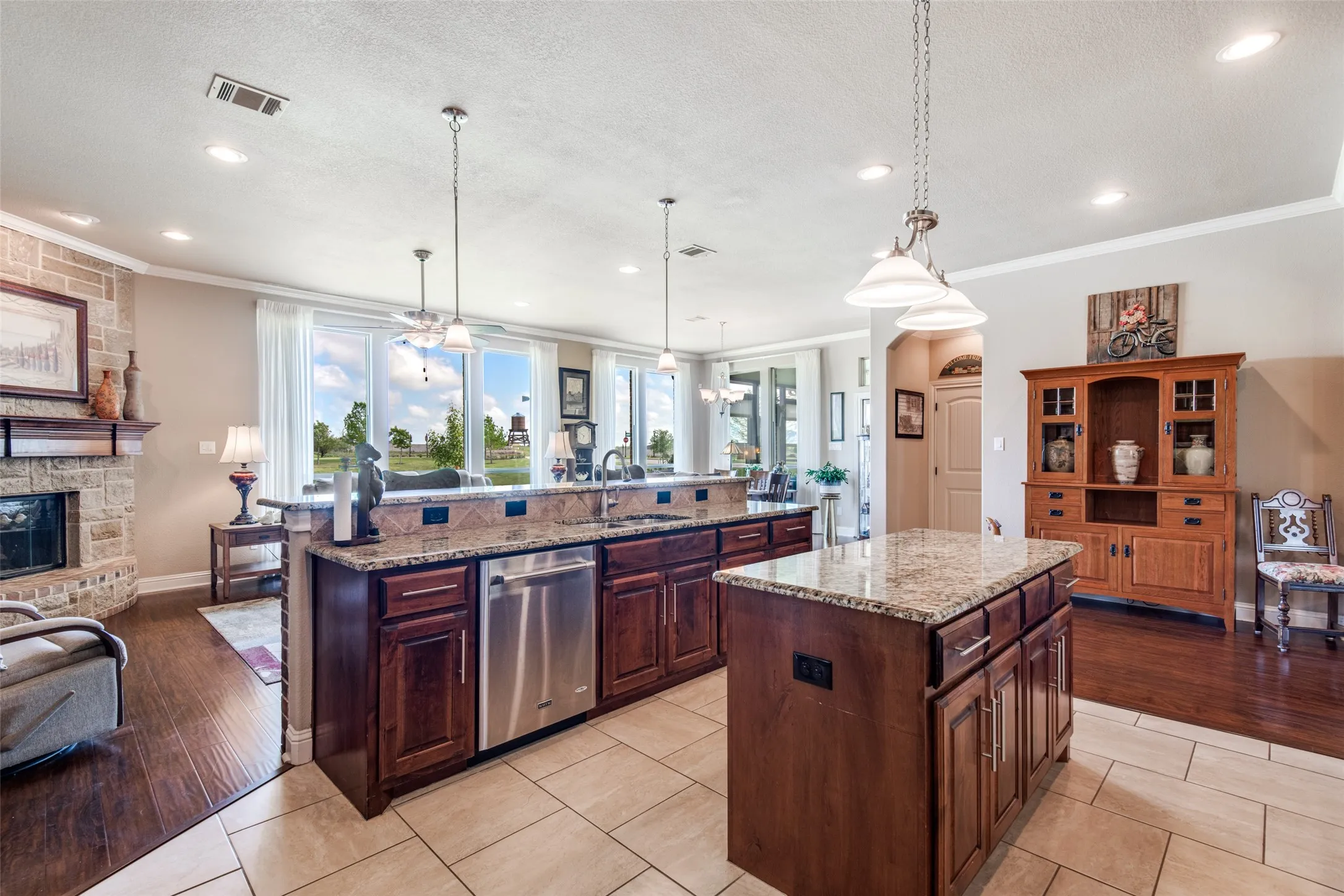 Single Family Residence For Sale in Collin County , 902 Saint Matthew Circle, Royse City, Texas 75189, 3 Bedroom, 3 Bathroom, 2 Garage spaces, 2,354 Sqft, built in 2015, Preowned, mls#21234456, Real Estate Agent in Royse City, Homes For Sale in Collin county, Homes For Sale in Royse City, Realtor in Royse City Texas, Real Estate Brokerage Independent Realty Texas, Luminita Cordes Realtor