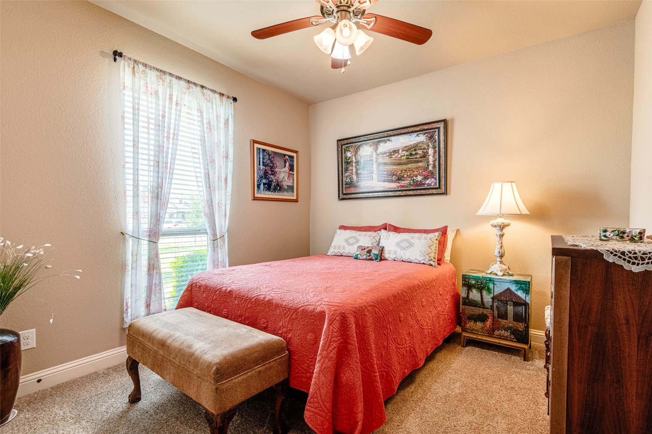 Single Family Residence For Sale in Collin County , 902 Saint Matthew Circle, Royse City, Texas 75189, 3 Bedroom, 3 Bathroom, 2 Garage spaces, 2,354 Sqft, built in 2015, Preowned, mls#21234456, Real Estate Agent in Royse City, Homes For Sale in Collin county, Homes For Sale in Royse City, Realtor in Royse City Texas, Real Estate Brokerage Independent Realty Texas, Luminita Cordes Realtor