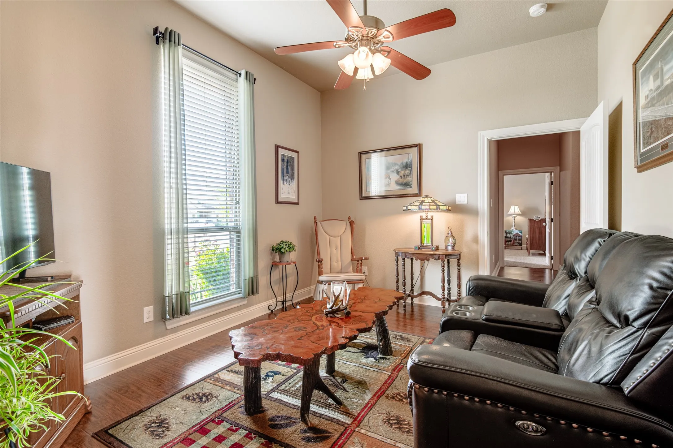 Single Family Residence For Sale in Collin County , 902 Saint Matthew Circle, Royse City, Texas 75189, 3 Bedroom, 3 Bathroom, 2 Garage spaces, 2,354 Sqft, built in 2015, Preowned, mls#21234456, Real Estate Agent in Royse City, Homes For Sale in Collin county, Homes For Sale in Royse City, Realtor in Royse City Texas, Real Estate Brokerage Independent Realty Texas, Luminita Cordes Realtor