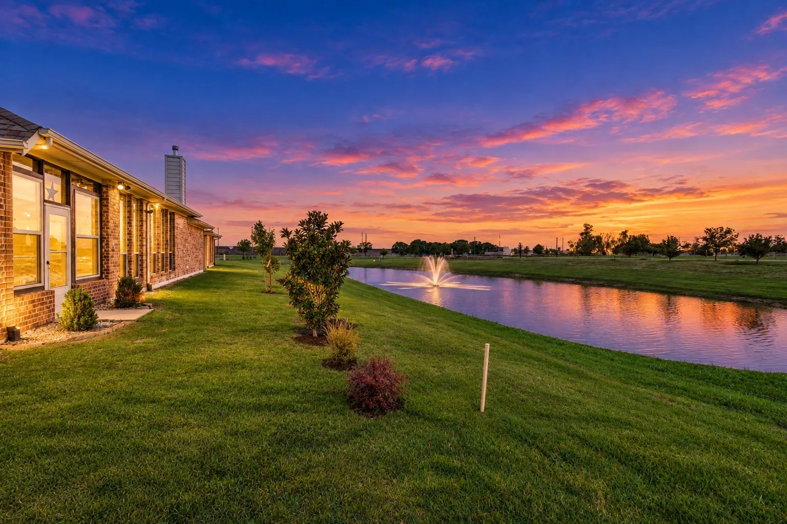 Single Family Residence For Sale in Collin County , 902 Saint Matthew Circle, Royse City, Texas 75189, 3 Bedroom, 3 Bathroom, 2 Garage spaces, 2,354 Sqft, built in 2015, Preowned, mls#21234456, Real Estate Agent in Royse City, Homes For Sale in Collin county, Homes For Sale in Royse City, Realtor in Royse City Texas, Real Estate Brokerage Independent Realty Texas, Luminita Cordes Realtor