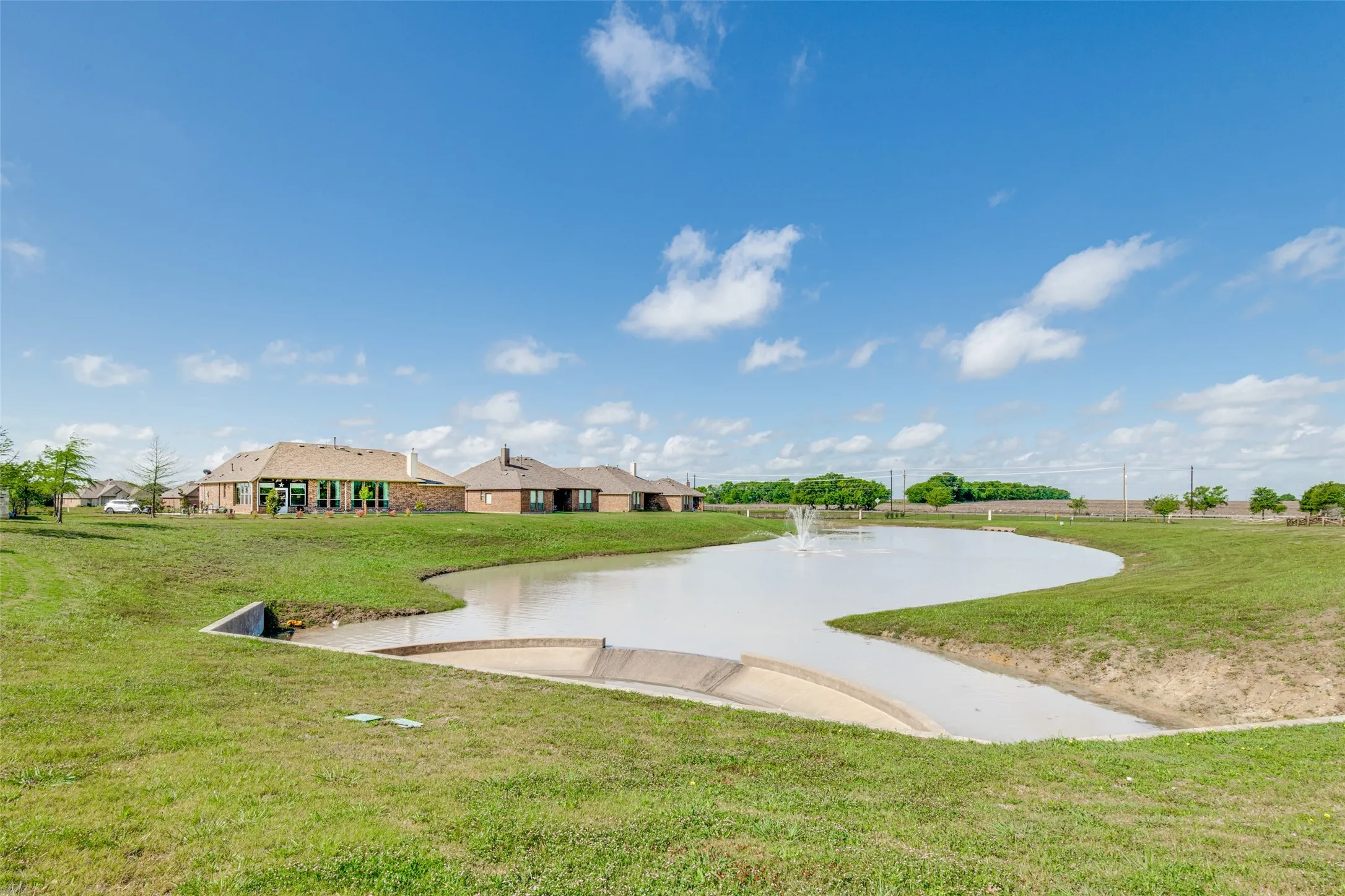 Single Family Residence For Sale in Collin County , 902 Saint Matthew Circle, Royse City, Texas 75189, 3 Bedroom, 3 Bathroom, 2 Garage spaces, 2,354 Sqft, built in 2015, Preowned, mls#21234456, Real Estate Agent in Royse City, Homes For Sale in Collin county, Homes For Sale in Royse City, Realtor in Royse City Texas, Real Estate Brokerage Independent Realty Texas, Luminita Cordes Realtor
