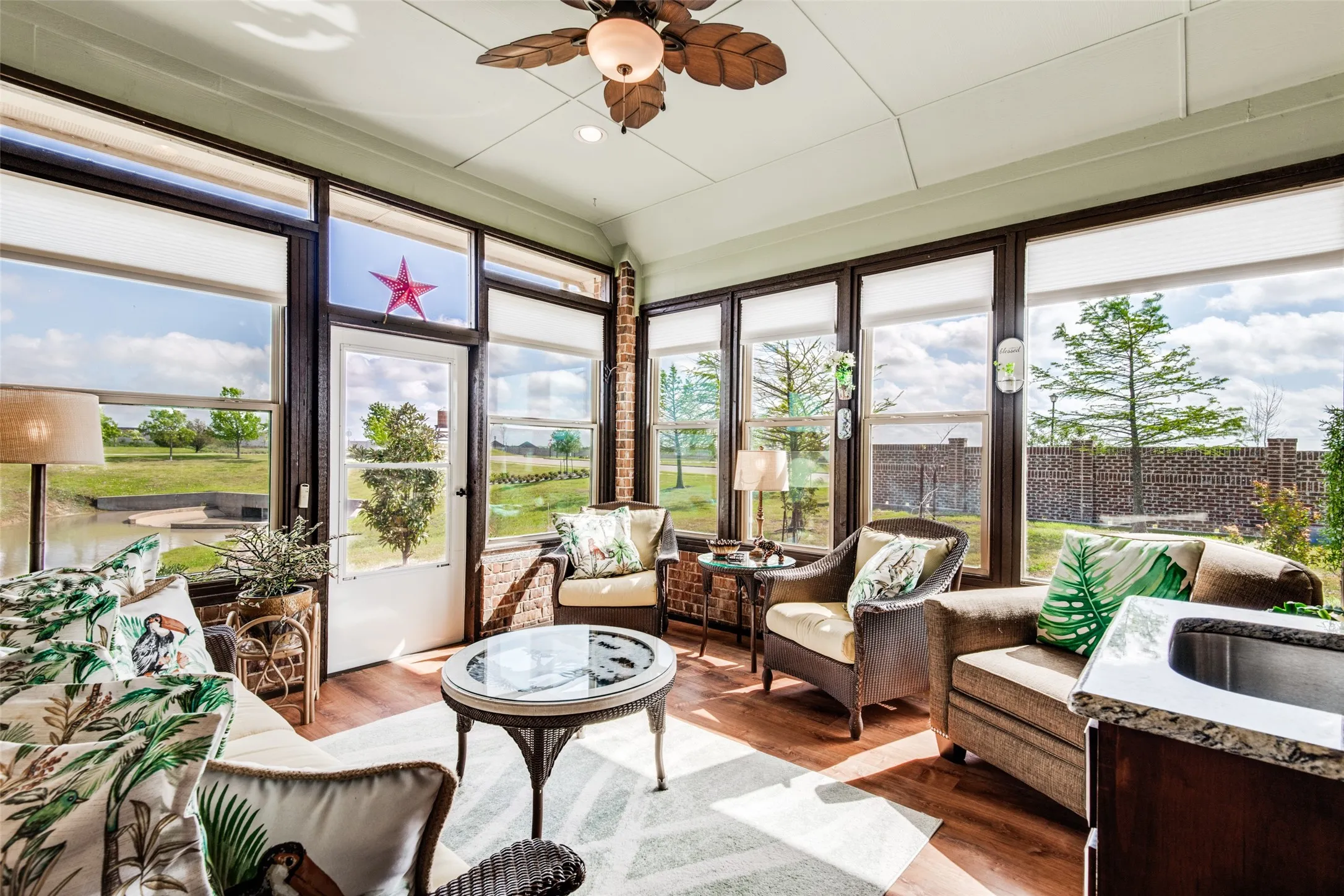 Single Family Residence For Sale in Collin County , 902 Saint Matthew Circle, Royse City, Texas 75189, 3 Bedroom, 3 Bathroom, 2 Garage spaces, 2,354 Sqft, built in 2015, Preowned, mls#21234456, Real Estate Agent in Royse City, Homes For Sale in Collin county, Homes For Sale in Royse City, Realtor in Royse City Texas, Real Estate Brokerage Independent Realty Texas, Luminita Cordes Realtor
