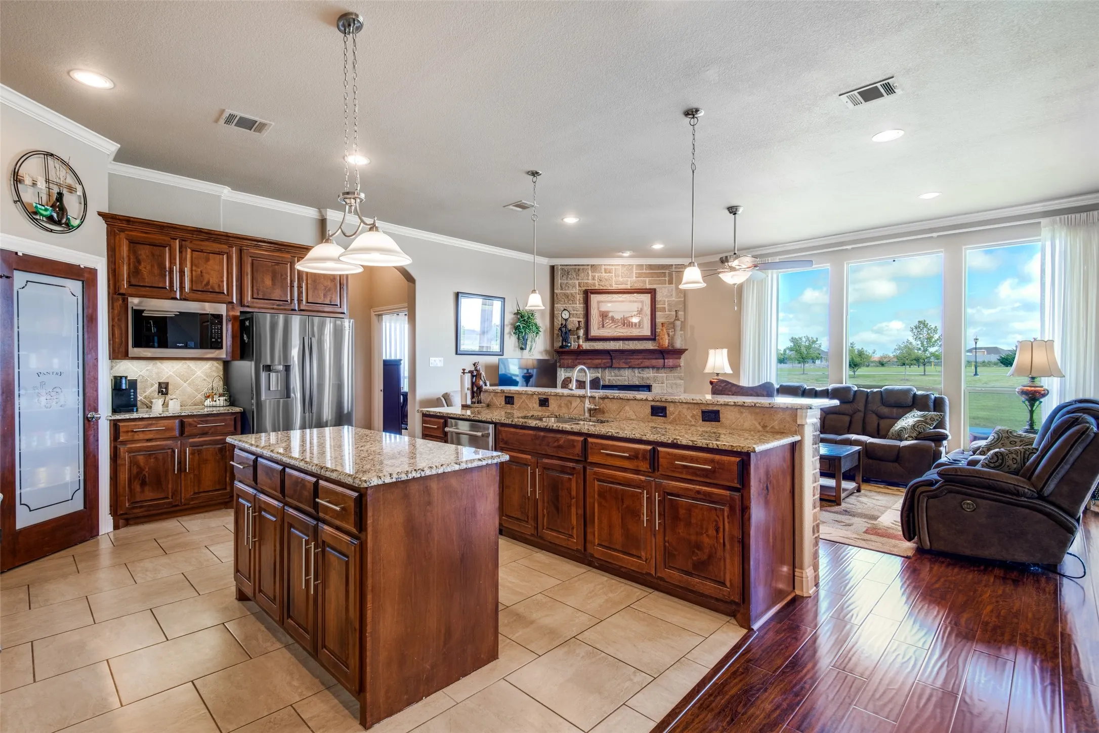 Single Family Residence For Sale in Collin County , 902 Saint Matthew Circle, Royse City, Texas 75189, 3 Bedroom, 3 Bathroom, 2 Garage spaces, 2,354 Sqft, built in 2015, Preowned, mls#21234456, Real Estate Agent in Royse City, Homes For Sale in Collin county, Homes For Sale in Royse City, Realtor in Royse City Texas, Real Estate Brokerage Independent Realty Texas, Luminita Cordes Realtor