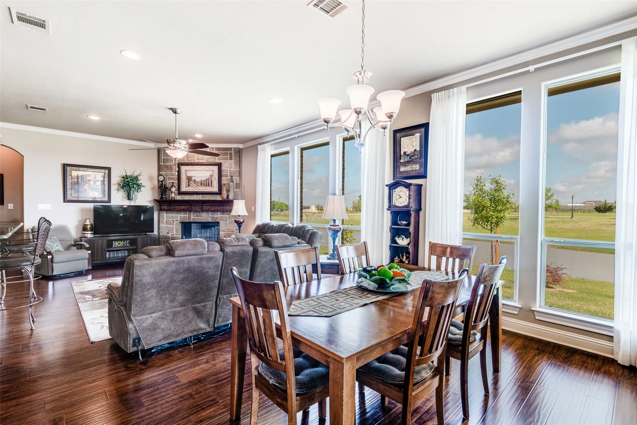 Single Family Residence For Sale in Collin County , 902 Saint Matthew Circle, Royse City, Texas 75189, 3 Bedroom, 3 Bathroom, 2 Garage spaces, 2,354 Sqft, built in 2015, Preowned, mls#21234456, Real Estate Agent in Royse City, Homes For Sale in Collin county, Homes For Sale in Royse City, Realtor in Royse City Texas, Real Estate Brokerage Independent Realty Texas, Luminita Cordes Realtor