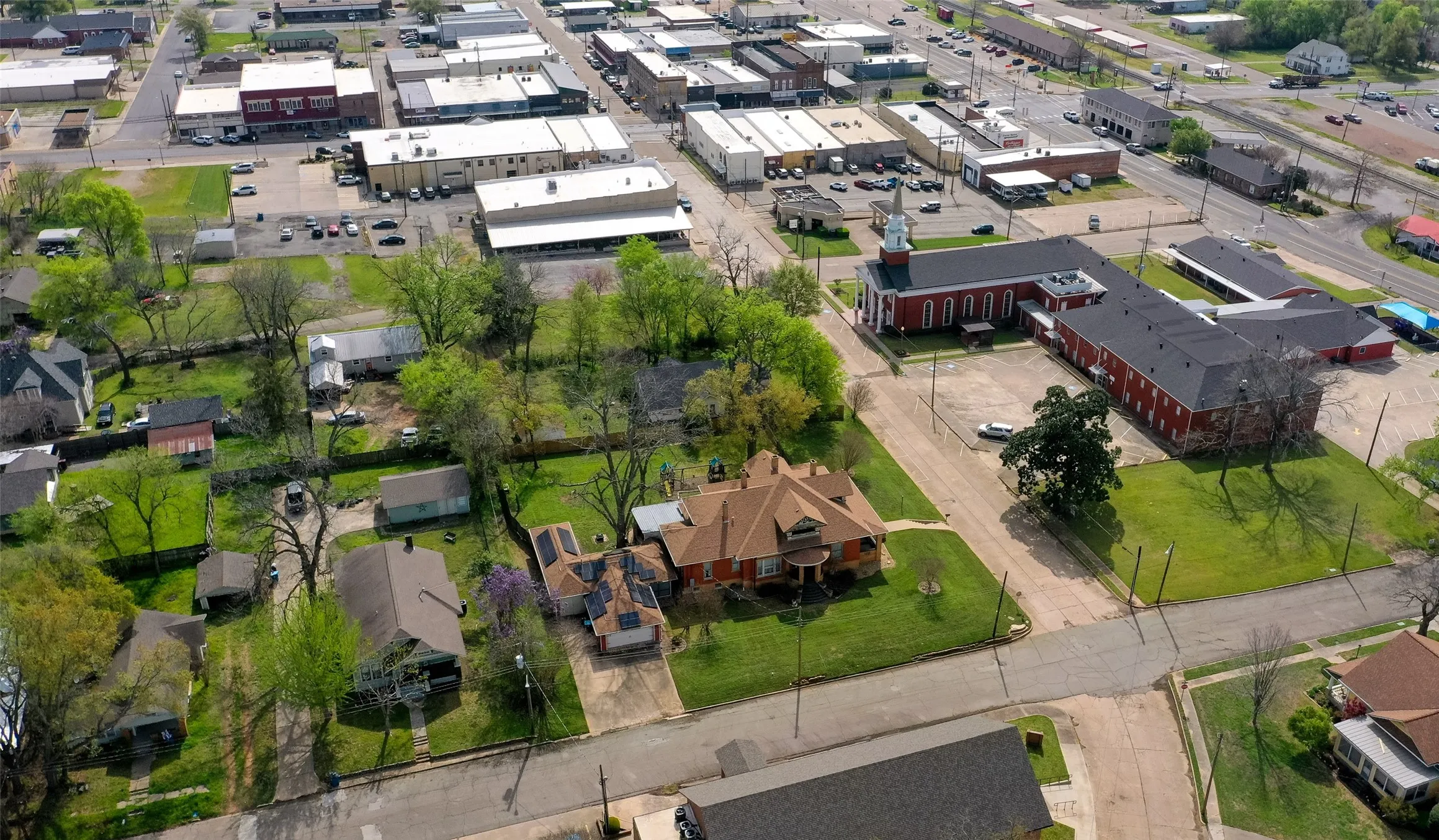 Walking distance to Downtown Winnsboro
