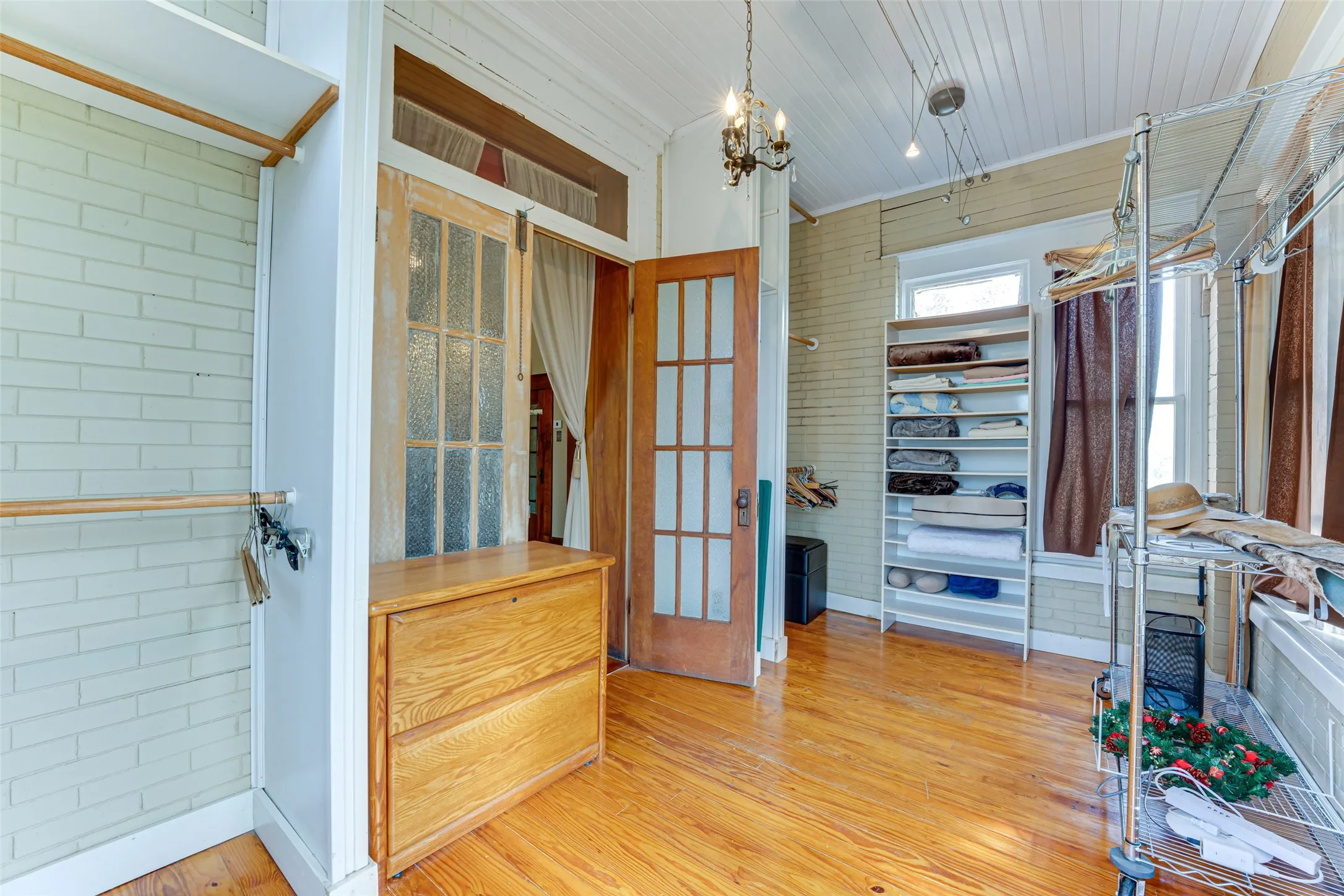 Primary Suite Walk-in Closet/Sunroom
