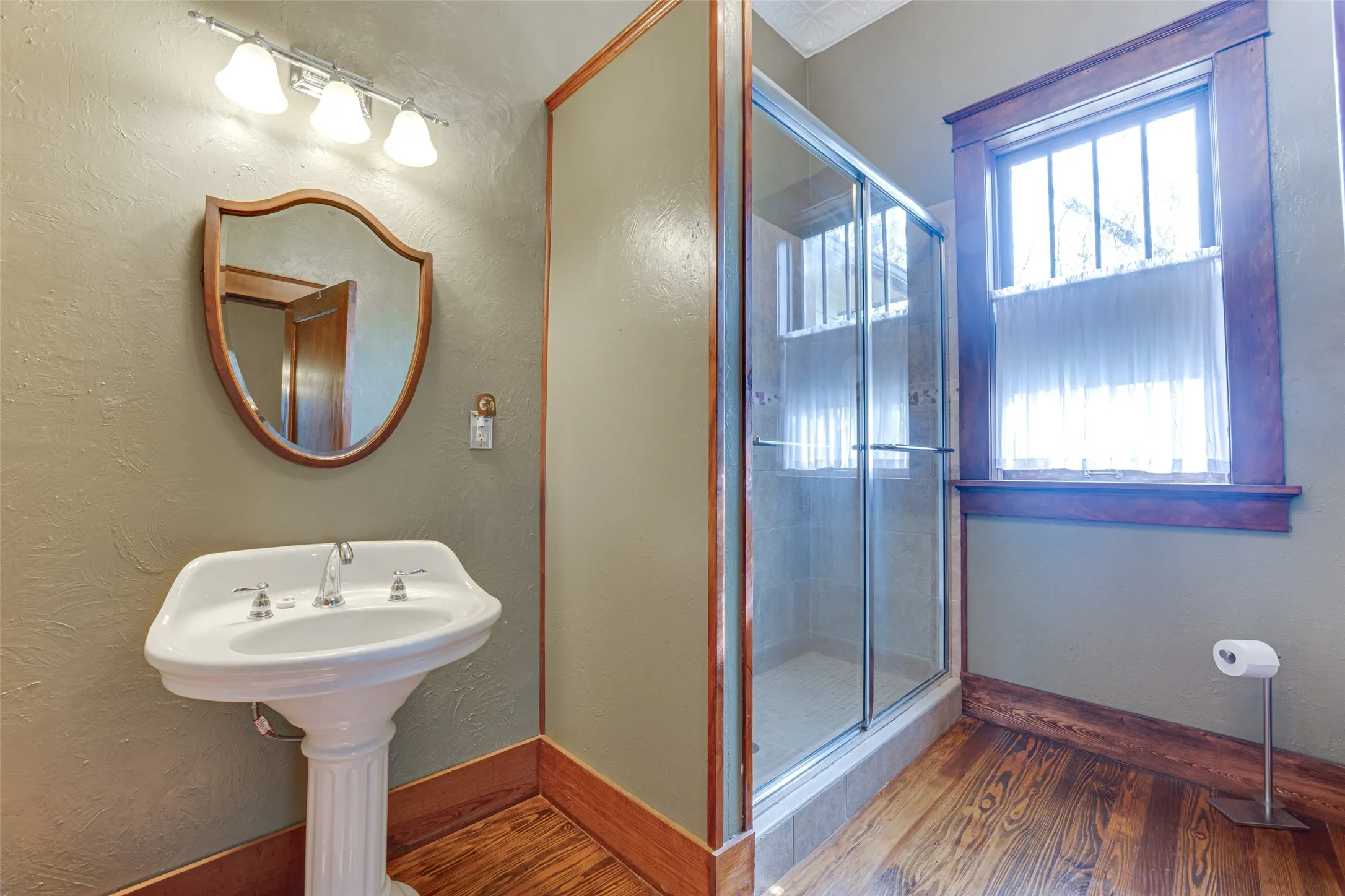 Primary Ensuite Bath