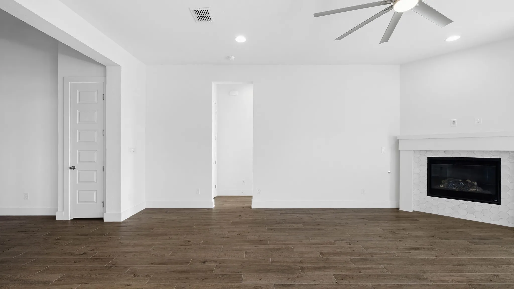 Single Family Residence For Sale in Kaufman County , 2712 Kirkhill Lane, Forney, Texas 75126, 4 Bedroom, 4 Bathroom, 3 Garage spaces, 2,493 Sqft, built in 2026, New Construction - Incomplete, mls#21236000, Real Estate Agent in Forney, Homes For Sale in Kaufman county, Homes For Sale in Forney, Realtor in Forney Texas, Real Estate Brokerage Independent Realty Texas, Luminita Cordes Realtor