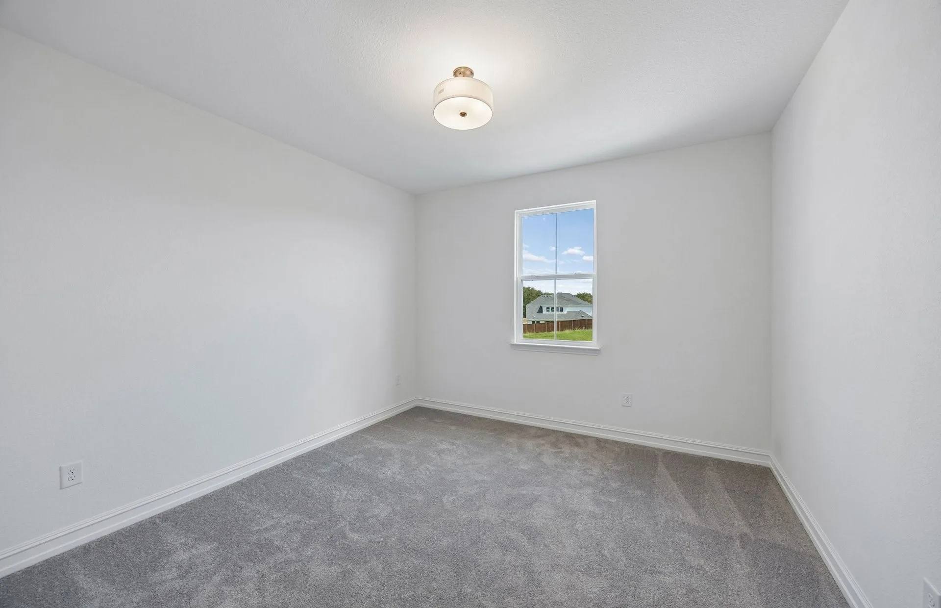 Secondary bedroom
