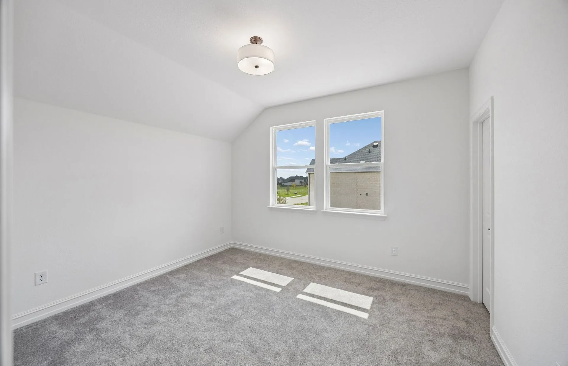 Secondary bedroom