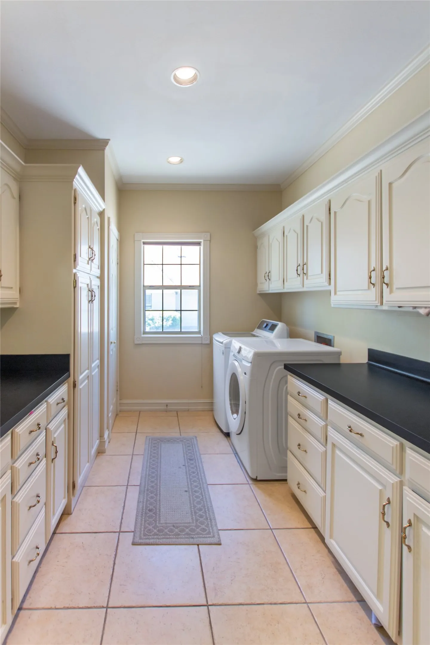 Single Family Residence For Sale in Smith County , 6609 Hollytree Circle, Tyler, Texas 75703, 4 Bedroom, 3 Bathroom, 2 Garage spaces, 3,584 Sqft, built in 1989, Preowned, Price $535,000, mls#21235266, Real Estate Agent in Tyler, Homes For Sale in Smith county, Homes For Sale in Tyler, Realtor in Tyler Texas, Real Estate Brokerage Independent Realty Texas, Luminita Cordes Realtor