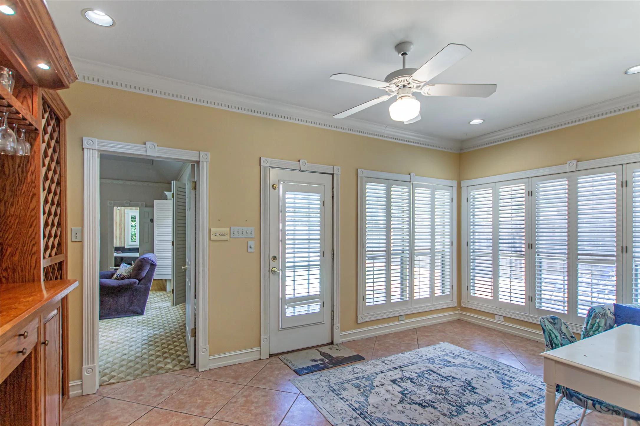Single Family Residence For Sale in Smith County , 6609 Hollytree Circle, Tyler, Texas 75703, 4 Bedroom, 3 Bathroom, 2 Garage spaces, 3,584 Sqft, built in 1989, Preowned, Price $535,000, mls#21235266, Real Estate Agent in Tyler, Homes For Sale in Smith county, Homes For Sale in Tyler, Realtor in Tyler Texas, Real Estate Brokerage Independent Realty Texas, Luminita Cordes Realtor