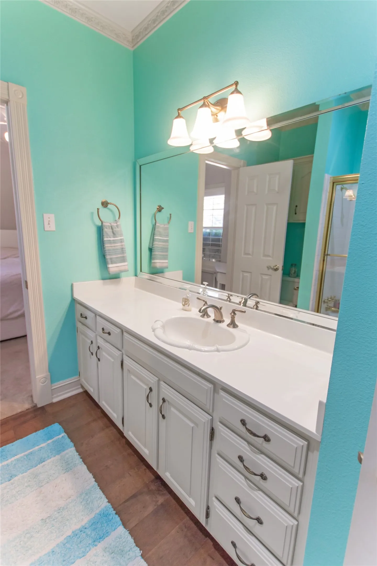 Single Family Residence For Sale in Smith County , 6609 Hollytree Circle, Tyler, Texas 75703, 4 Bedroom, 3 Bathroom, 2 Garage spaces, 3,584 Sqft, built in 1989, Preowned, Price $535,000, mls#21235266, Real Estate Agent in Tyler, Homes For Sale in Smith county, Homes For Sale in Tyler, Realtor in Tyler Texas, Real Estate Brokerage Independent Realty Texas, Luminita Cordes Realtor
