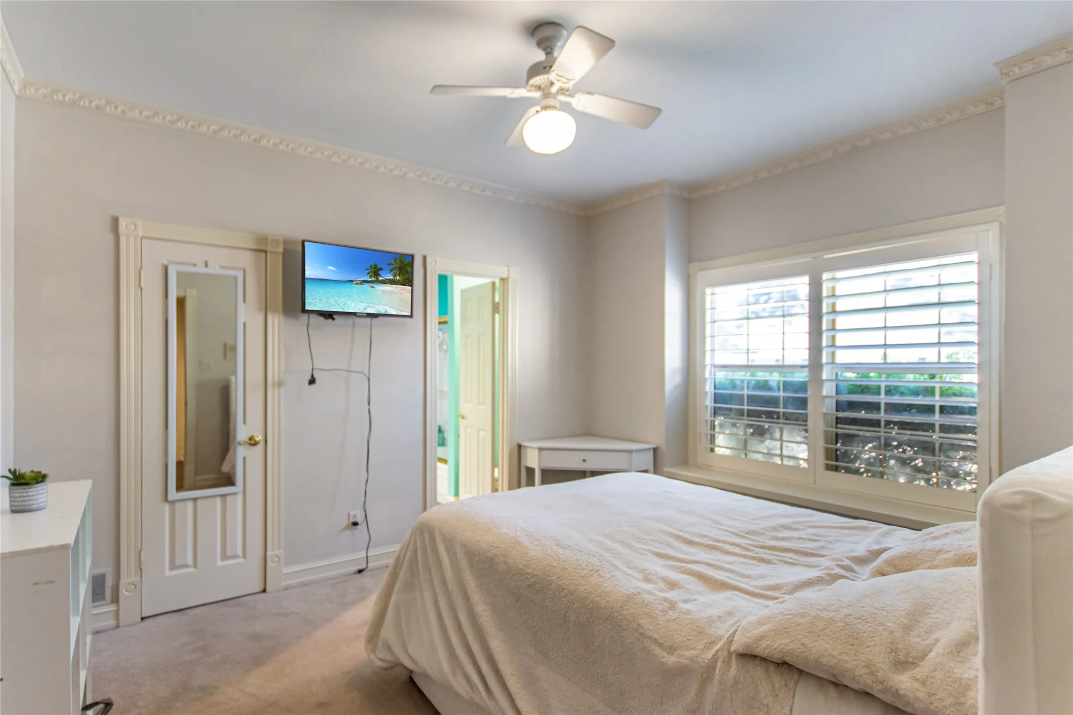 Single Family Residence For Sale in Smith County , 6609 Hollytree Circle, Tyler, Texas 75703, 4 Bedroom, 3 Bathroom, 2 Garage spaces, 3,584 Sqft, built in 1989, Preowned, Price $535,000, mls#21235266, Real Estate Agent in Tyler, Homes For Sale in Smith county, Homes For Sale in Tyler, Realtor in Tyler Texas, Real Estate Brokerage Independent Realty Texas, Luminita Cordes Realtor