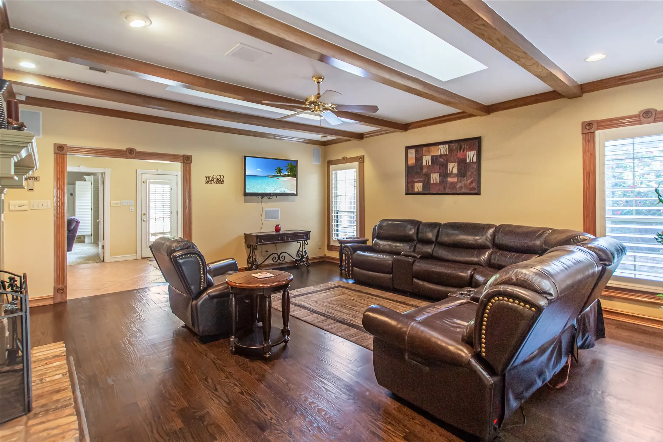 Single Family Residence For Sale in Smith County , 6609 Hollytree Circle, Tyler, Texas 75703, 4 Bedroom, 3 Bathroom, 2 Garage spaces, 3,584 Sqft, built in 1989, Preowned, Price $535,000, mls#21235266, Real Estate Agent in Tyler, Homes For Sale in Smith county, Homes For Sale in Tyler, Realtor in Tyler Texas, Real Estate Brokerage Independent Realty Texas, Luminita Cordes Realtor