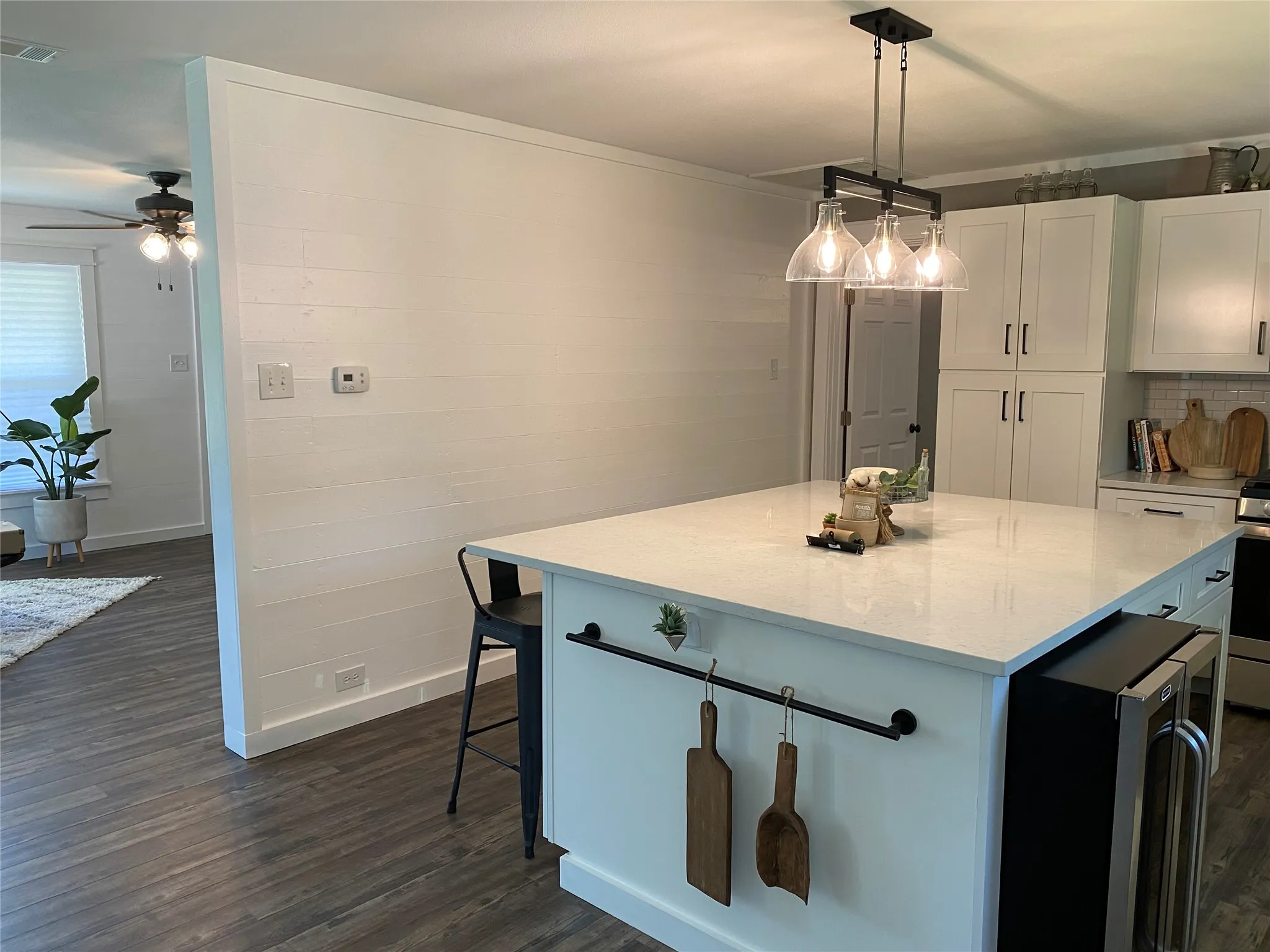 Single Family Residence For Sale in Hill County , 907 N Magnolia Avenue, Hubbard, Texas 76648, 2 Bedroom, 1 Bathroom, 1 Garage spaces, 1,324 Sqft, built in 1951, Preowned, mls#21235931, Real Estate Agent in Hubbard, Homes For Sale in Hill county, Homes For Sale in Hubbard, Realtor in Hubbard Texas, Real Estate Brokerage Independent Realty Texas, Luminita Cordes Realtor